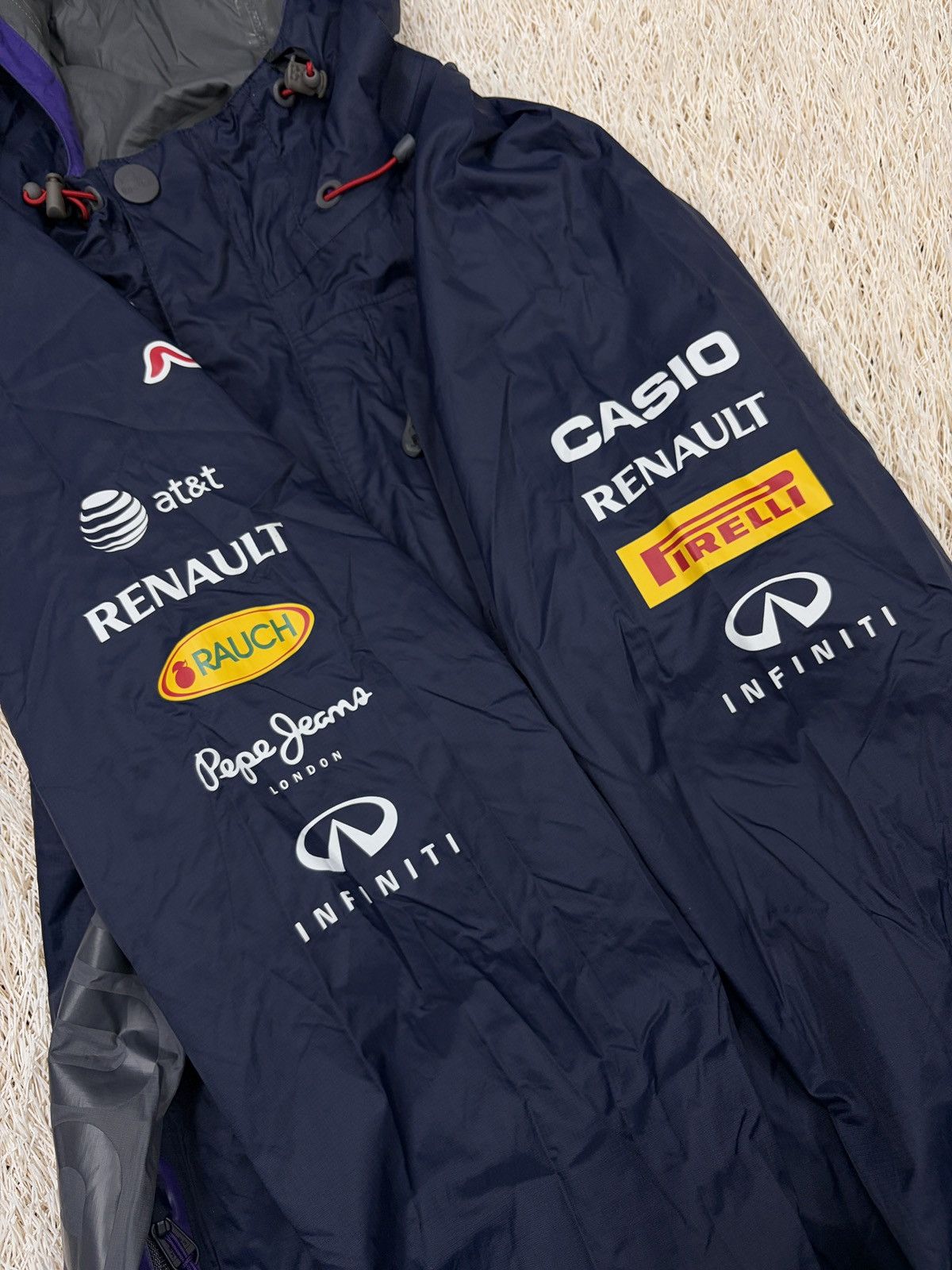 Pepe Jeans PEPE JEANS OTL RAIN JACKET MEN Red Bull Racing Infiniti F 1 Size US L / EU 52-54 / 3 - 6 Thumbnail