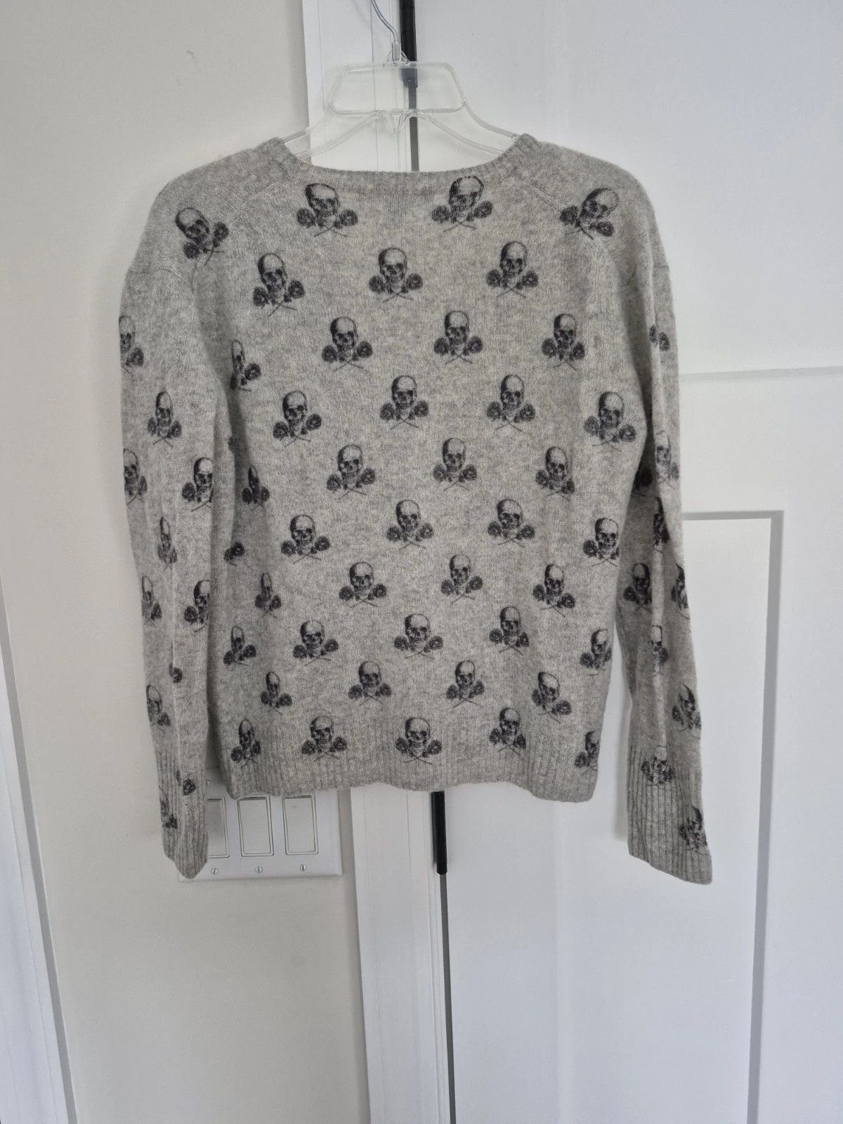 Other Skull Cashmere Sweater V Neck Long Sleeve Pullover Soft Cozy Size S / US 4 / IT 40 - 3 Thumbnail