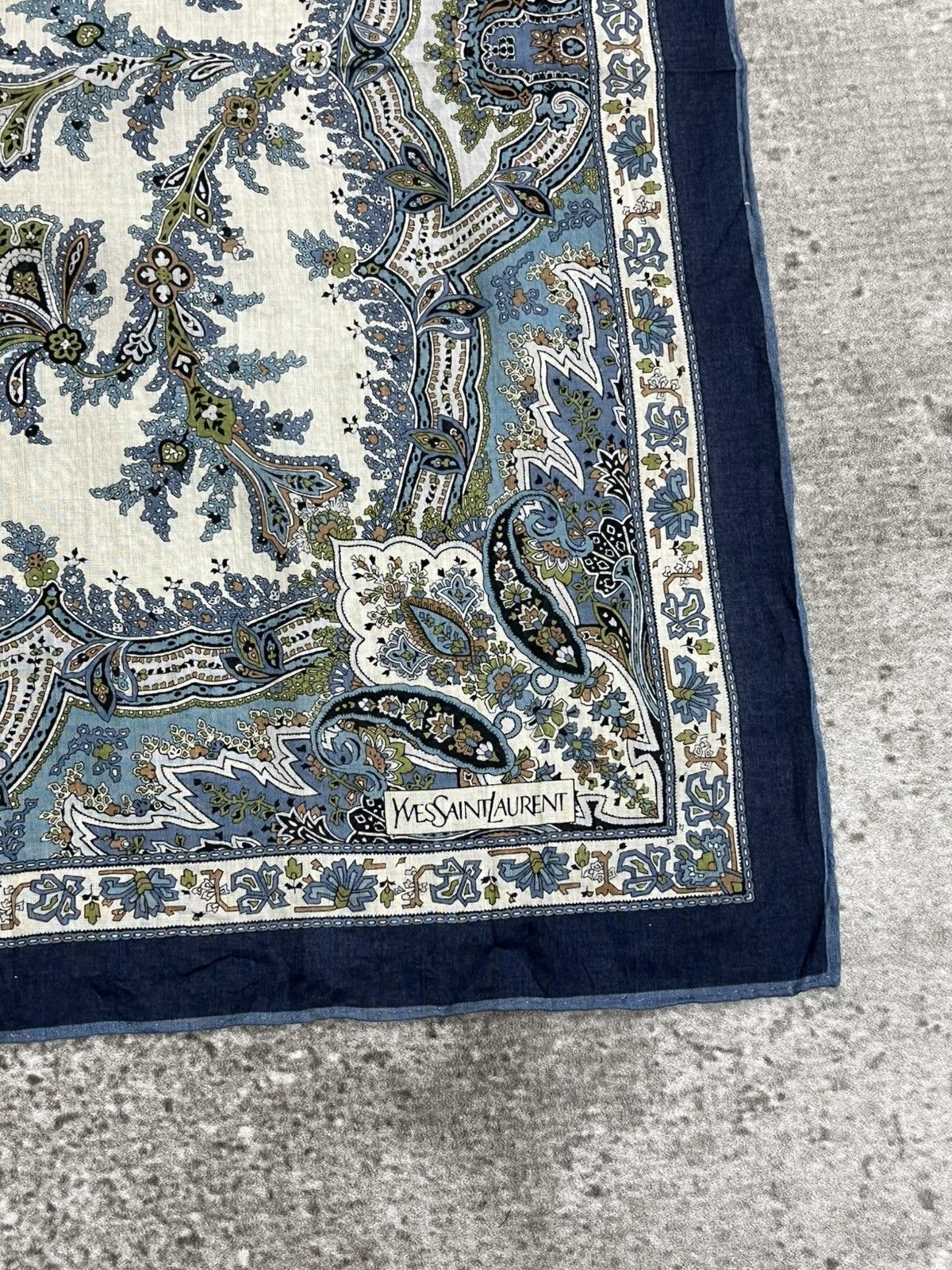 Yves Saint Laurent Vintage YSL Handkerchief / Bandana / Neckerchief Size ONE SIZE - 2 Thumbnail