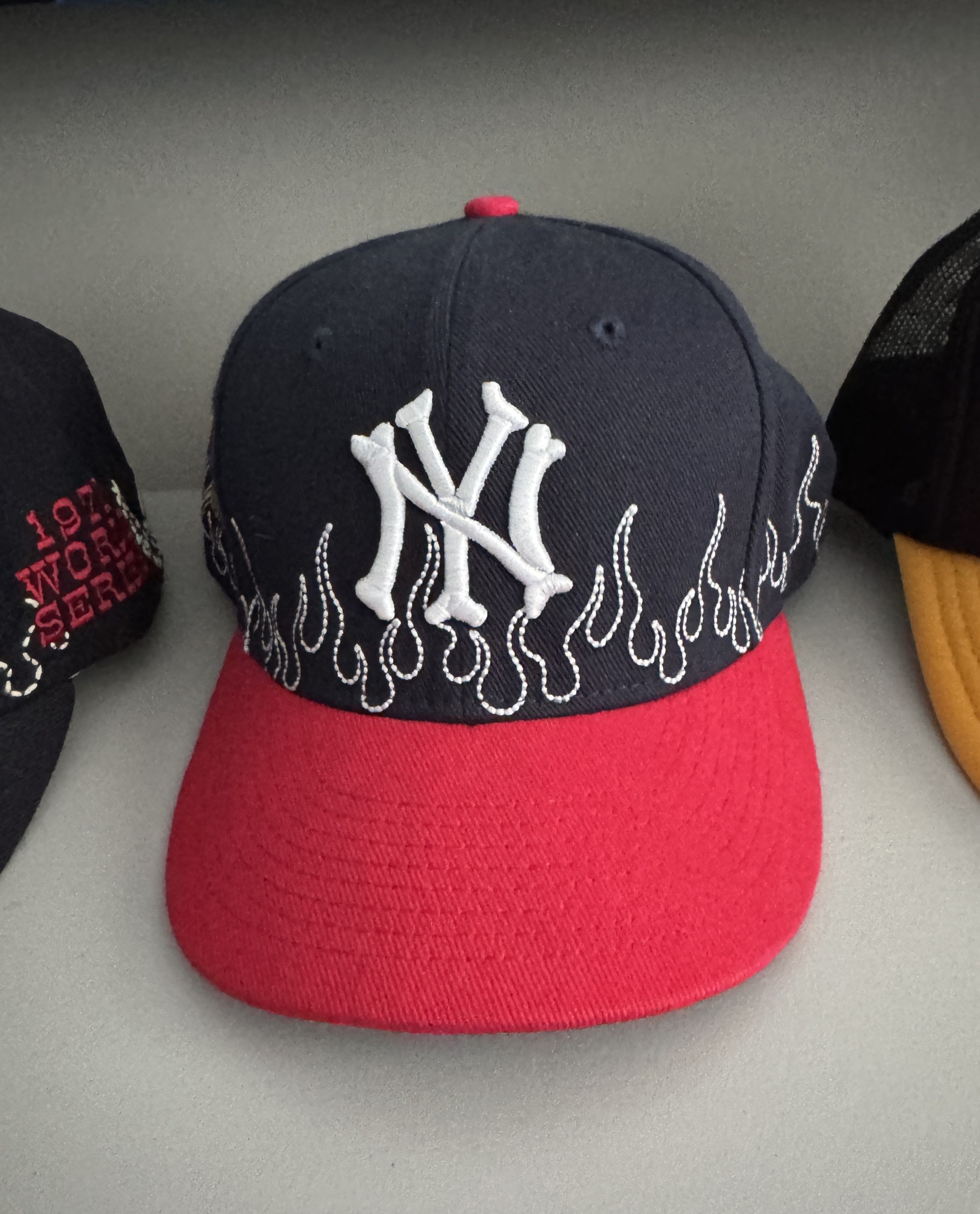 New Era LOSO NYC NEW YORK YANKEES FITTED HAT 7 3/8 (58.7 CM) Size 32 - 10 Thumbnail