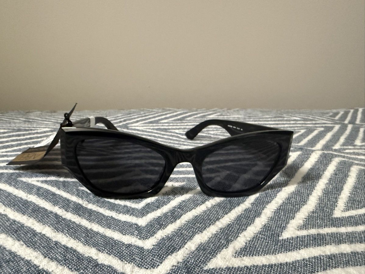 Moschino Moschino avantdarde unisex Zip Detail sunglasses Size ONE SIZE - 4 Thumbnail