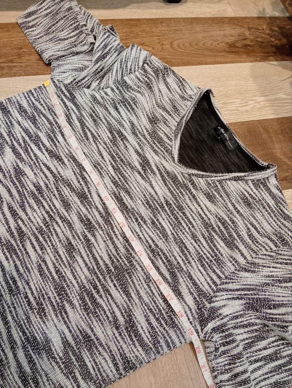 In The Attic IN THE ATTIC HOMME JAPAN V-NECK L/S T-SHIRT Size US L / EU 52-54 / 3 - 8 Thumbnail