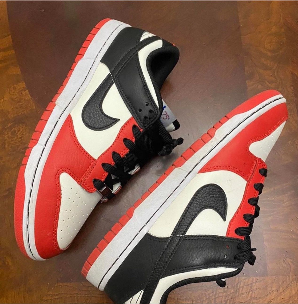 Nike Nike Dunk Low EMB x NBA 75th Anniversary - Bulls 2021 Size US 9.5 / EU 42-43 - 1 Thumbnail