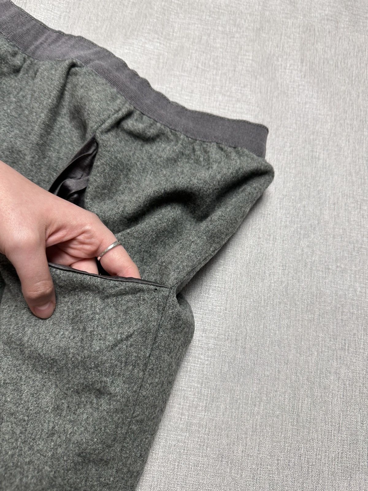 Brunello Cucinelli × Luxury × Vintage Brunello Cucinelli Wool Skirt Vintage Size 26" / US 2 / IT 38 - 12 Thumbnail