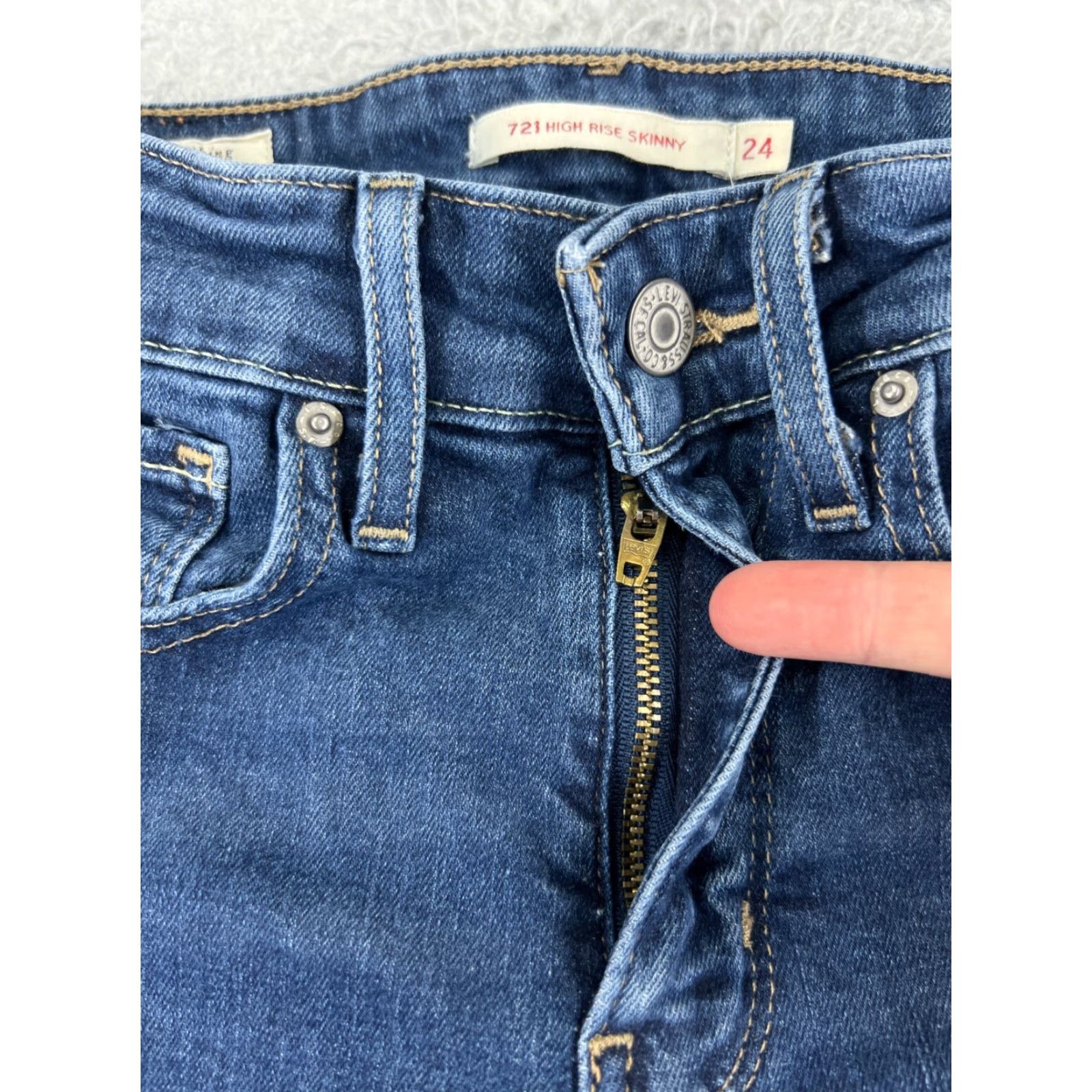 Levi's VINTAGE Levis Jeans Women 24 Blue Denim Skinny Mid Rise 29in 5-Pocket Distressed Stretch Levi's 700 Series Size 42" / US 20 - 5 Thumbnail