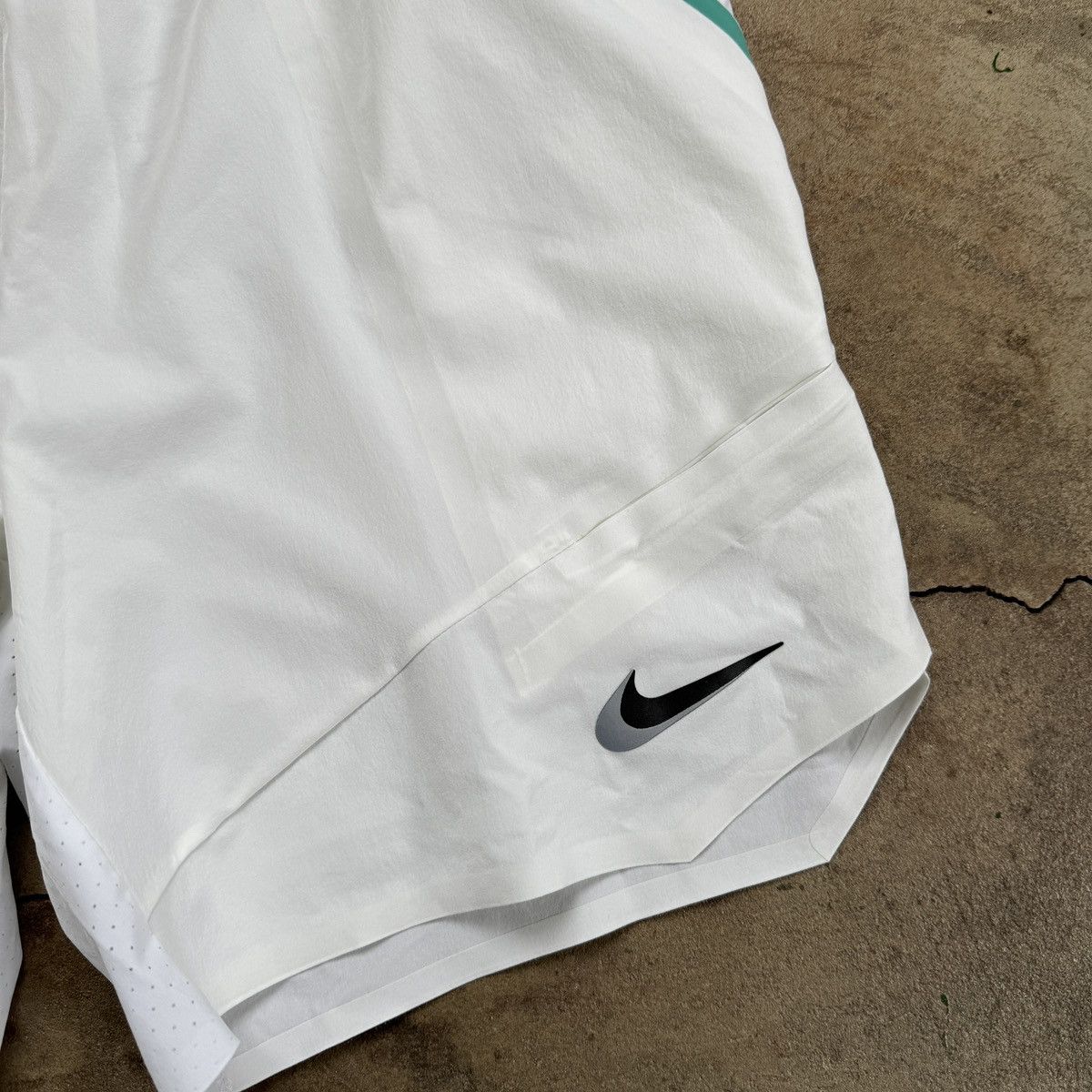 Nike Nike Drill White Shorts Size US 30 / EU 46 - 3 Thumbnail