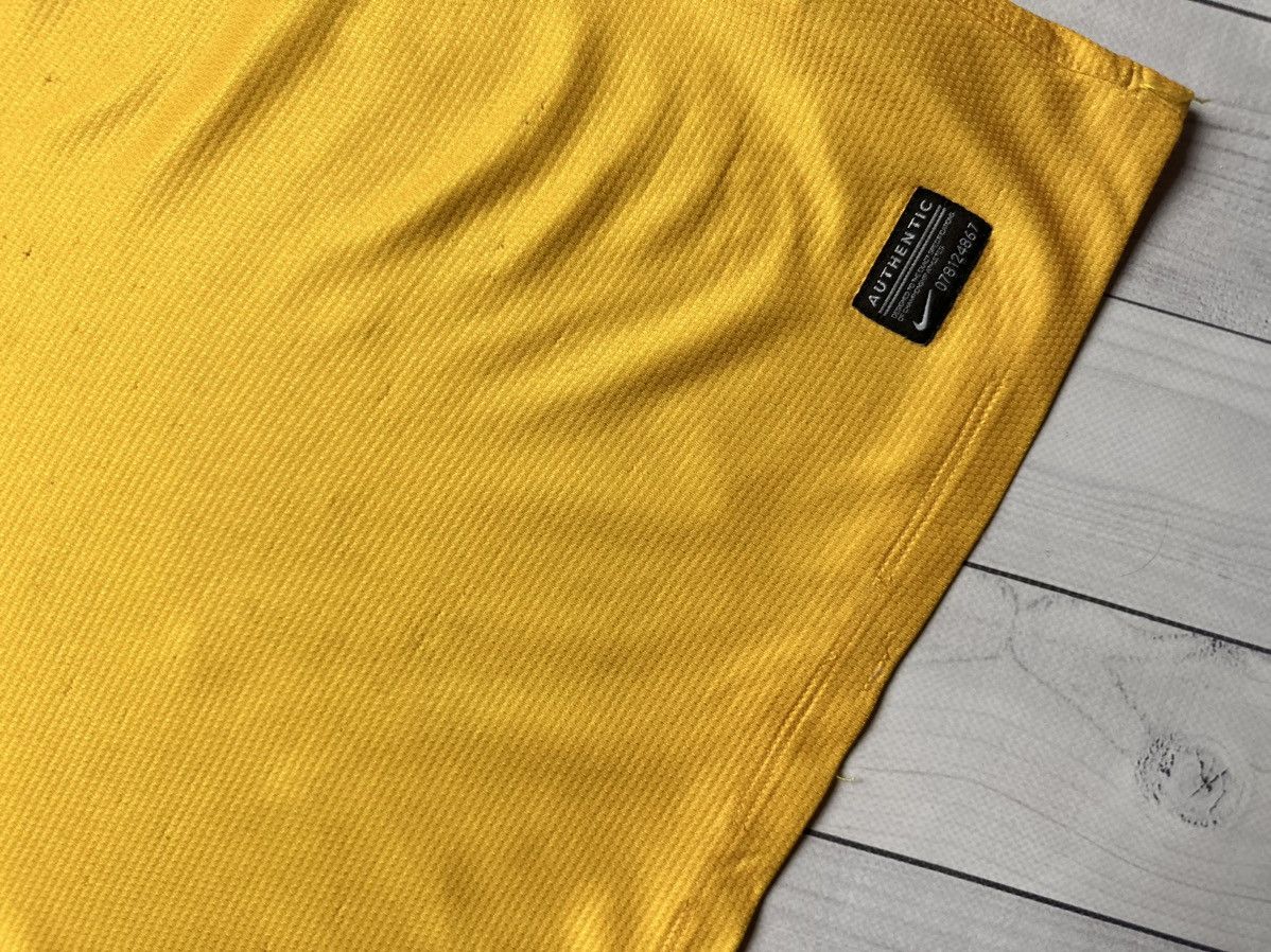 Vintage Vintage yellow Celtic soccer jersey Nike away size M Size US M / EU 48-50 / 2 - 5 Thumbnail