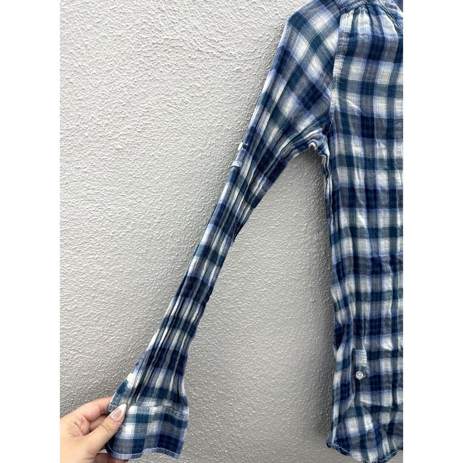 American Eagle Outfitters American Eagle Womens Blue Plaid Long Sleeve Henley Shirt Size 0 Size XS / US 0-2 / IT 36-38 - 2 Thumbnail
