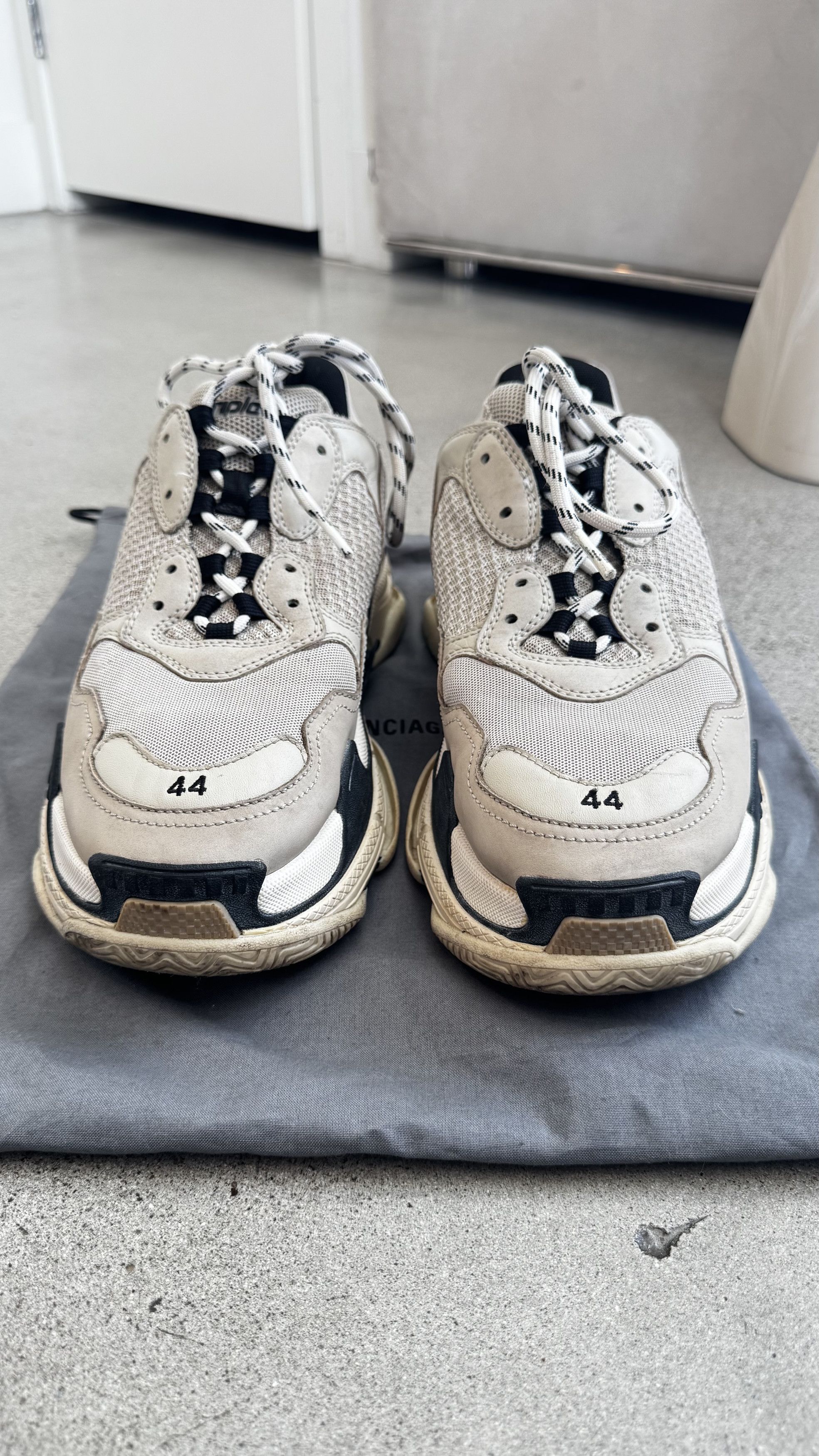 Balenciaga Balenciaga Triple S Sneakers Grey Size 44 Authentic Men’s Size US 10.5 / EU 43-44 - 2 Thumbnail