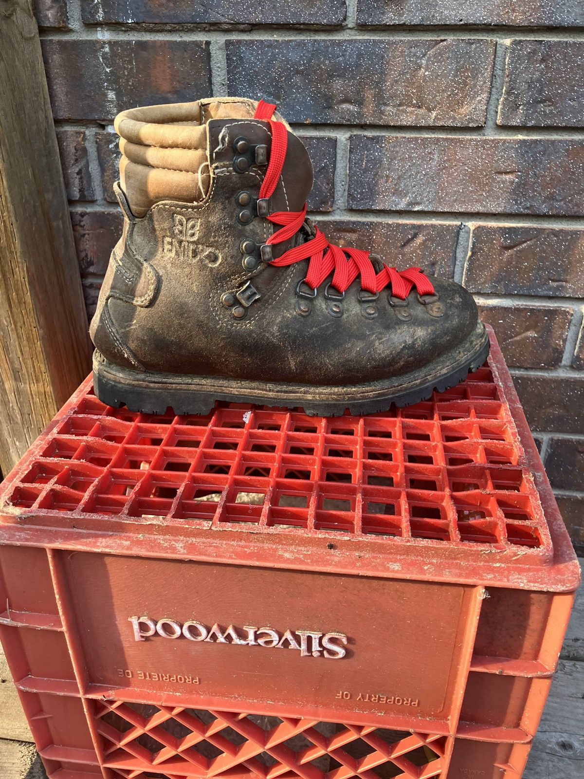 Vintage hiking boots - full grain leather American vintage