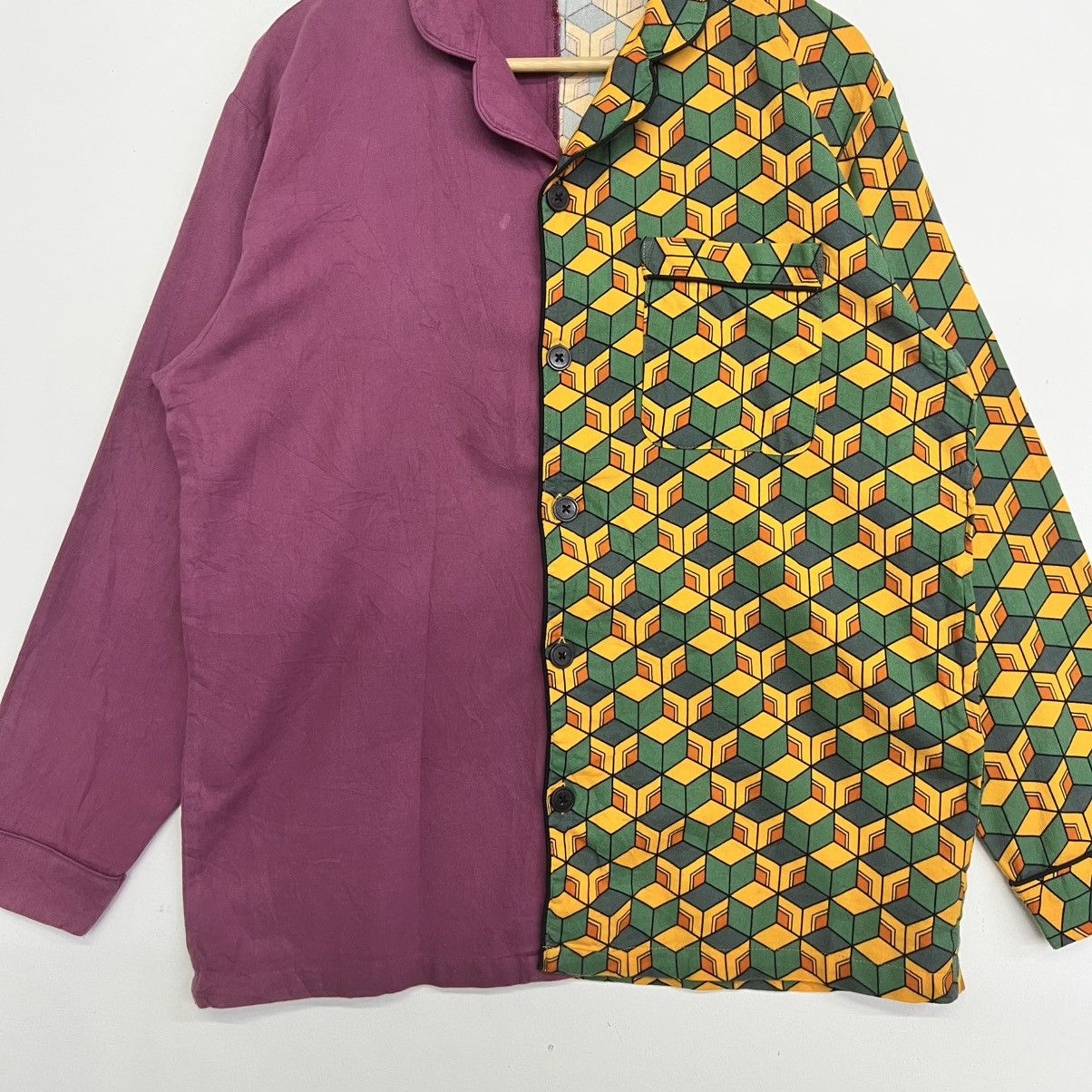GU Demon Slayer: Kimetsu no Yaiba Giyu Tomioka GU Collab Shirt Size US L / EU 52-54 / 3 - 4 Thumbnail