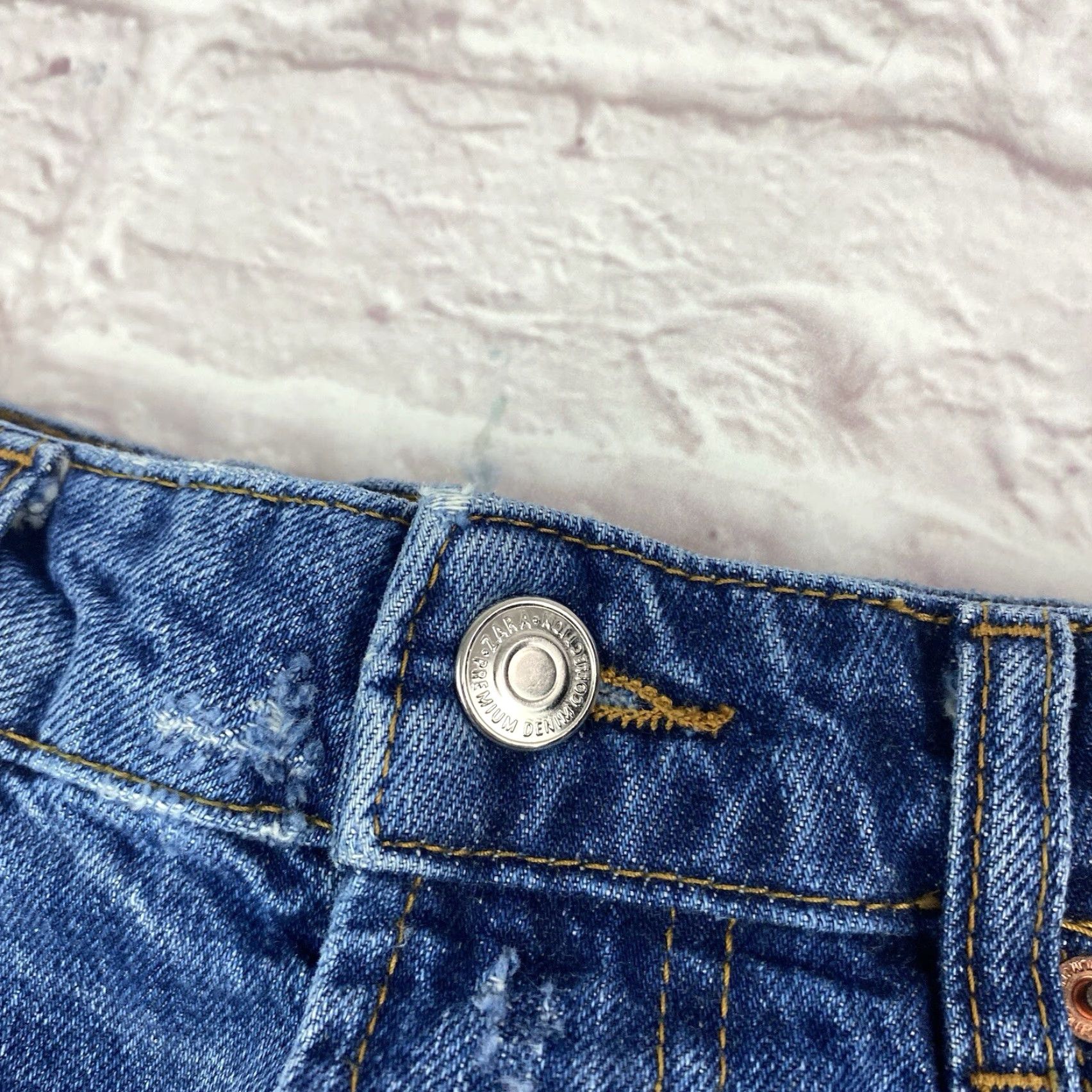 Zara ZARA Teens Junior Jean Shorts Cut-off Distressed Denim Blue Size 2 Mid Rise Size 26" / US 2 / IT 38 - 3 Thumbnail