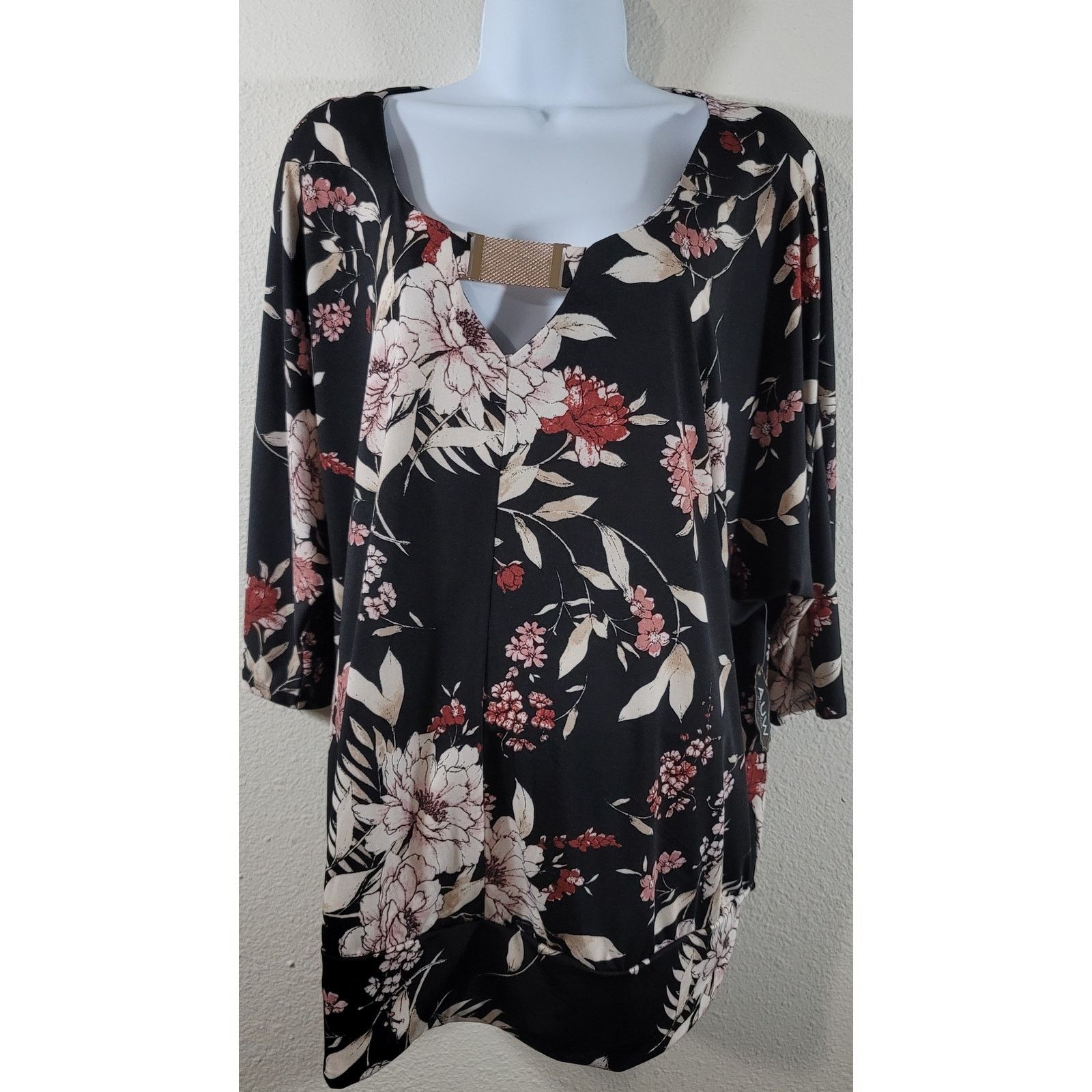 Other A.U.W Secret Charm Black Pink Floral Top 2X Plus NWT Size XXL / US 16-18 / IT 52-54 - 1 Thumbnail