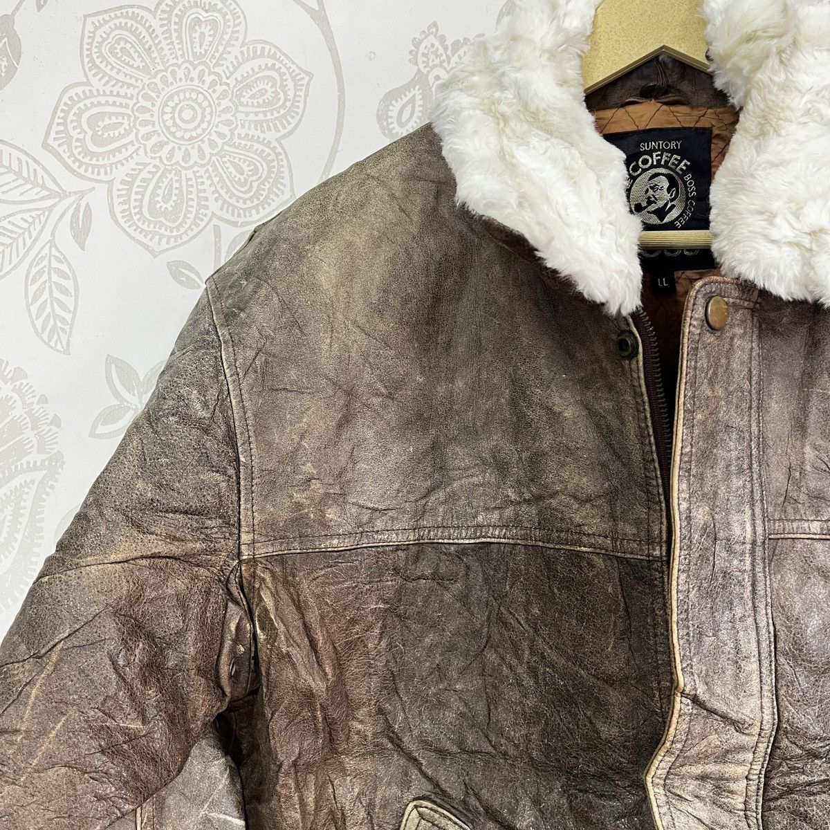 Genuine Leather × Japanese Brand × Vintage Vintage SUNTORY BOSS COFFEE B3 Genine Leather Bomber Jacket Size US XL / EU 56 / 4 - 9 Thumbnail