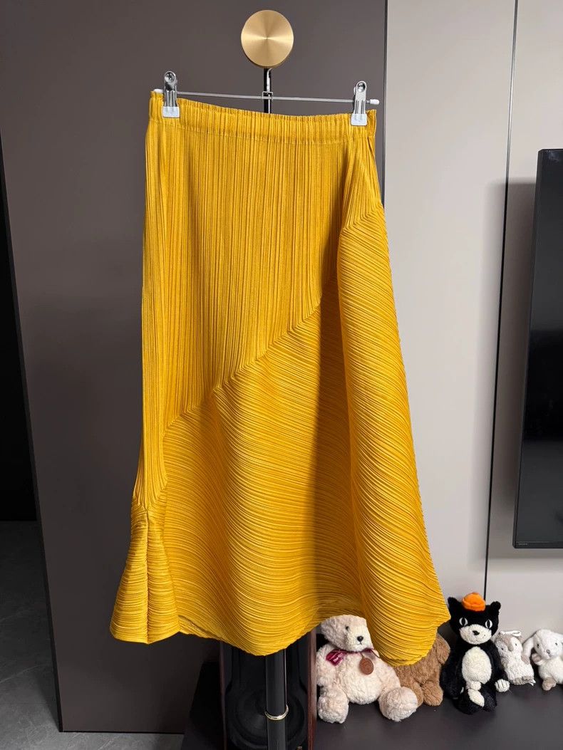 Issey Miyake issey miyake size:3 Yellow skirt 2505-Nextarrow Size 42" / US 20 - 1 Thumbnail
