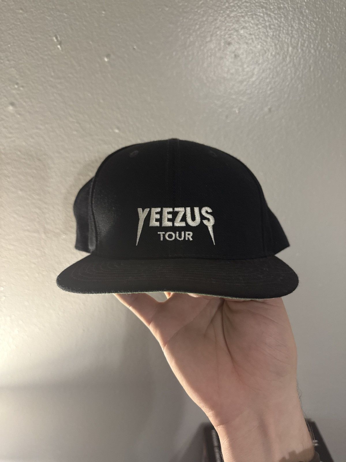 Kanye West RARE AUTHENTIC KANYE WEST YEEZUS TOUR SNAPBACK Size ONE SIZE - 6 Thumbnail