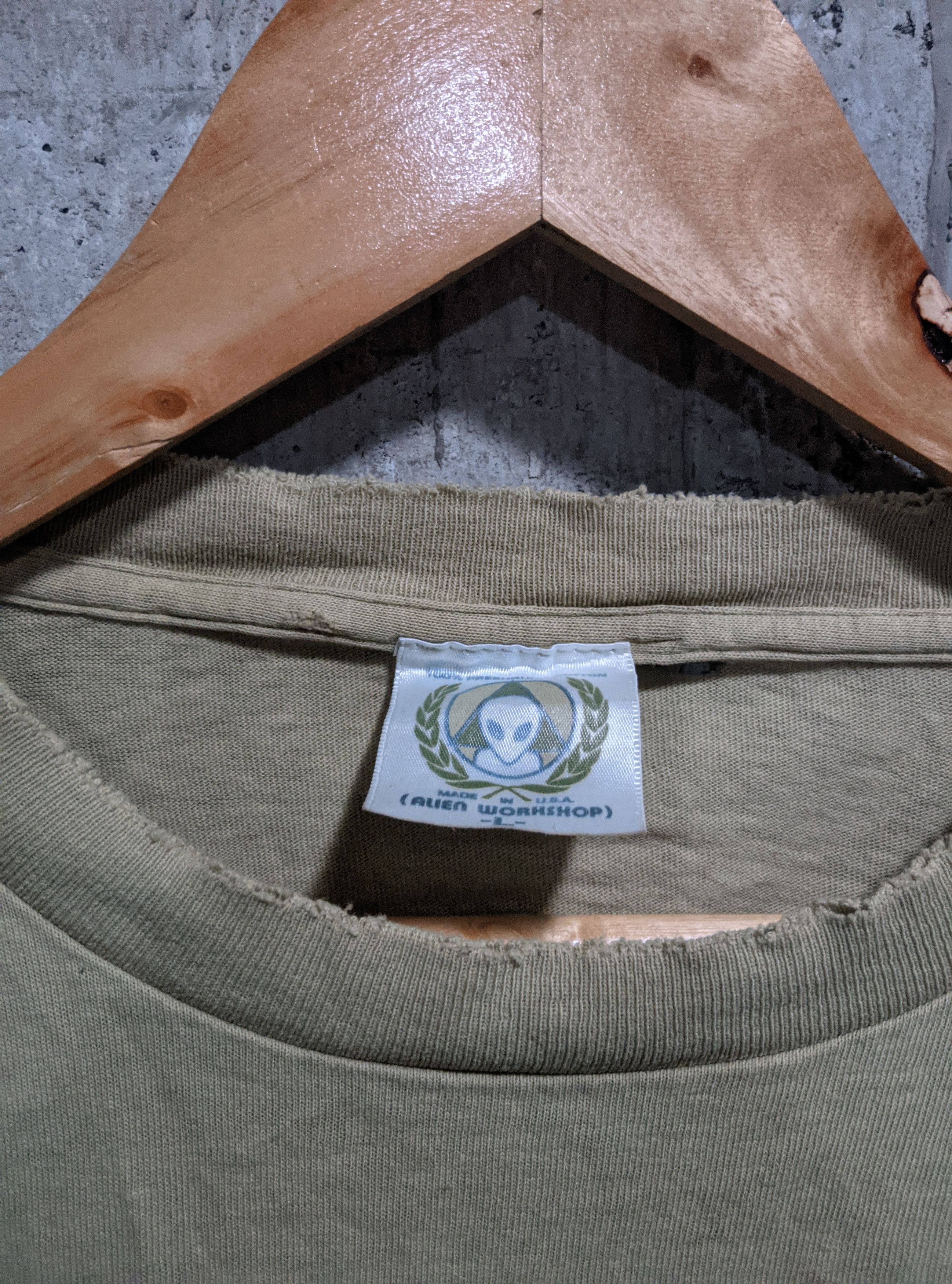 Alien Workshop Vintage 90s thrashed alien workshop distressed erd Size US L / EU 52-54 / 3 - 5 Thumbnail