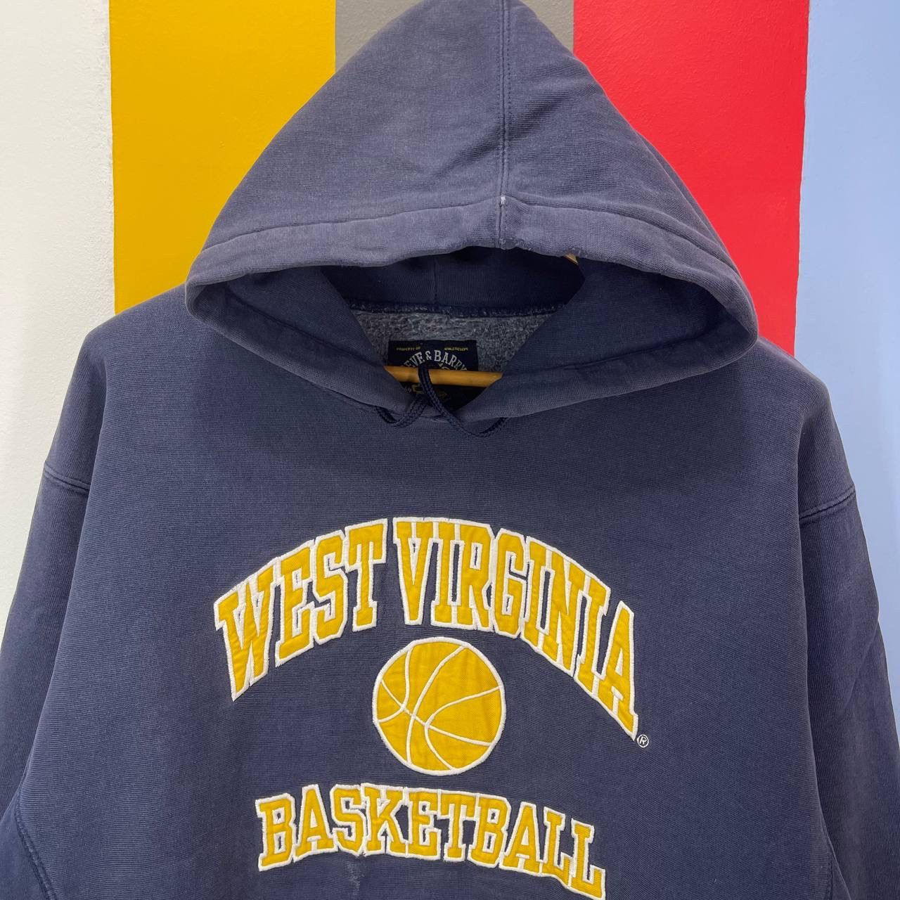 Steve And Barrys WEST VIRGINIA BASKETBALL Hoodie Pullover #2631/26 Size US L / EU 52-54 / 3 - 2 Thumbnail