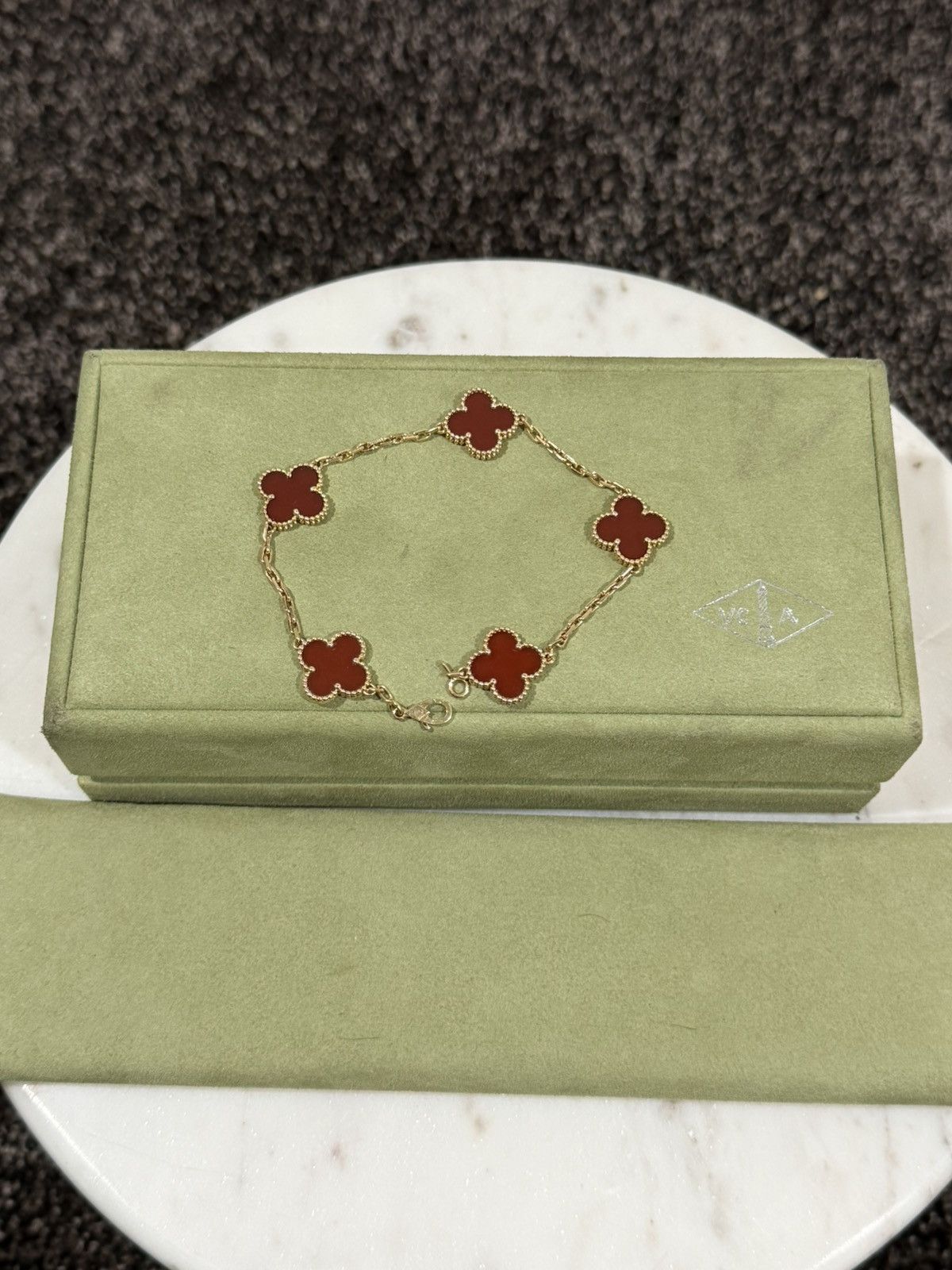 Van Cleef & Arpels Van Cleef Vintage Alhambra 5-Motif Gold Carnelian Bracelet Size ONE SIZE - 18 Thumbnail