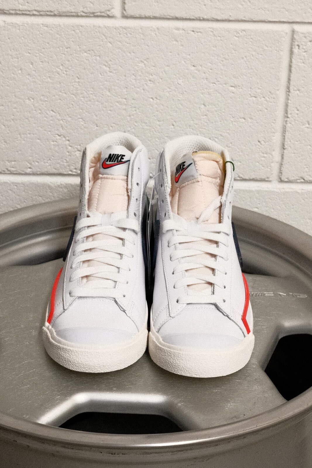 Nike Nike Blazer Mid '77 White/Red/Green Sneakers US 8.5 Size US 9 / EU 42 - 1 Thumbnail