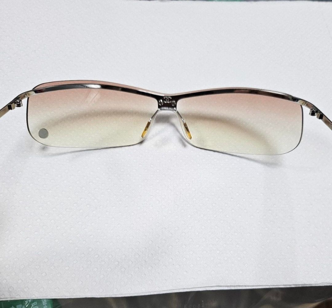 Chanel Vintage 2000s Chanel sunglasses Size ONE SIZE - 4 Thumbnail