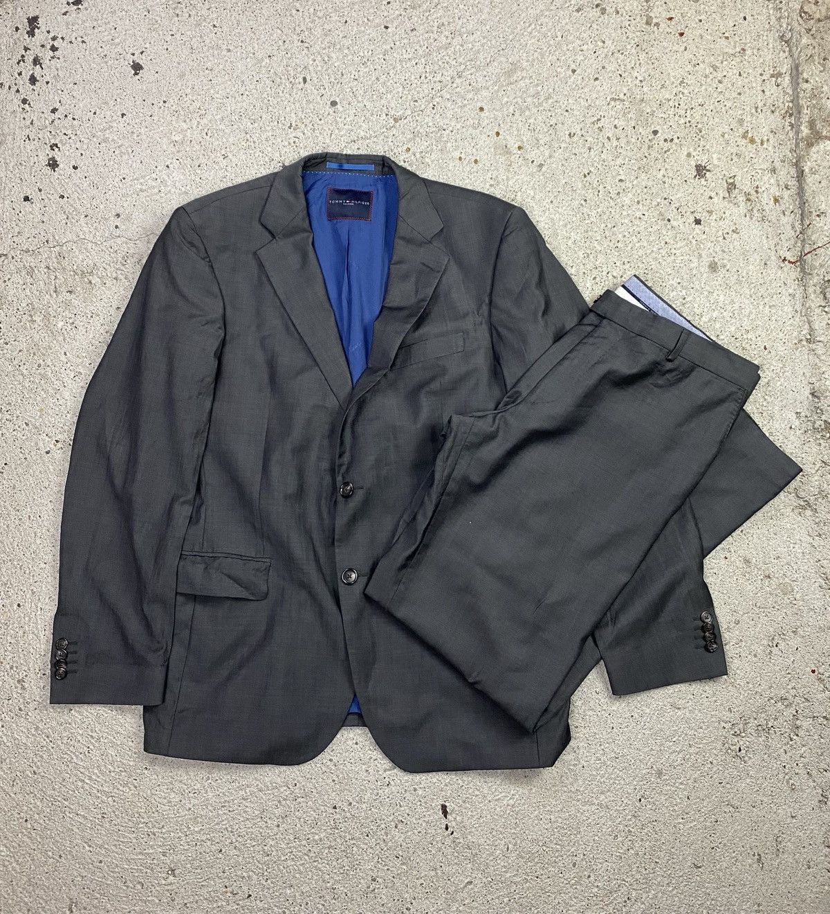 Tommy hilfiger suit grey old money classy