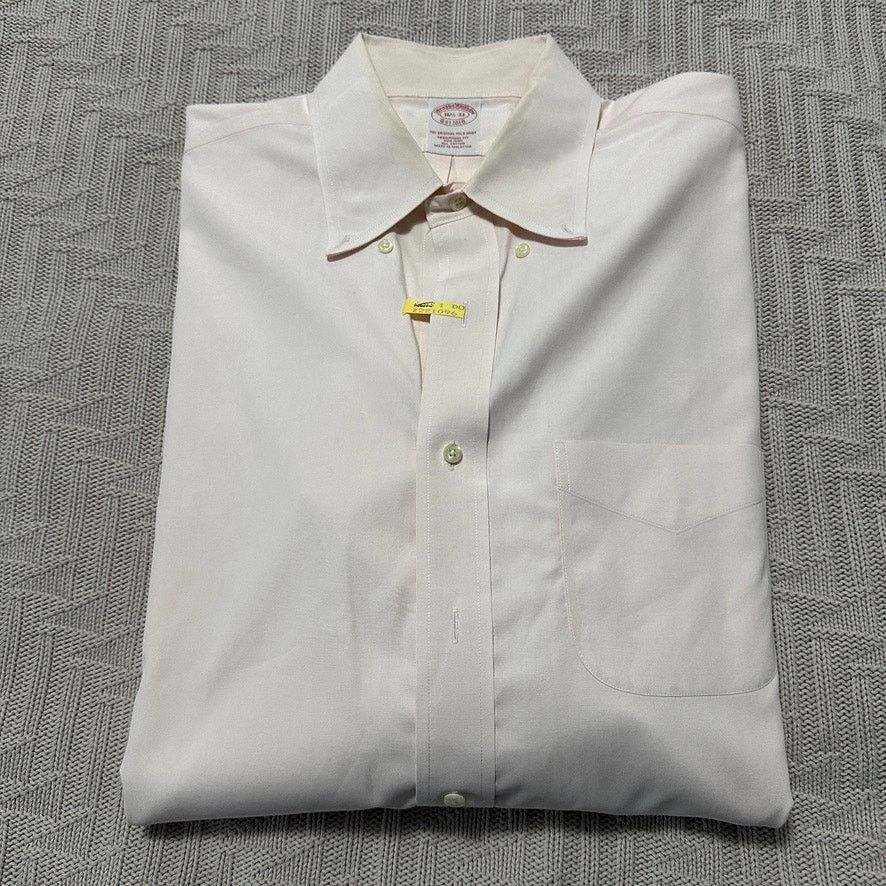 Brooks Brothers Brooks Brothers pale pink traditional fit button down Size US L / EU 52-54 / 3 - 1 Thumbnail