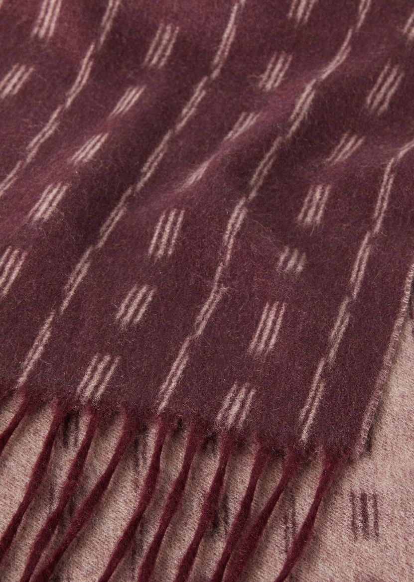 Loro Piana o1srvl11e0325 FAN8270 Size: OS / Scarf in Burgundy Size ONE SIZE - 2 Thumbnail