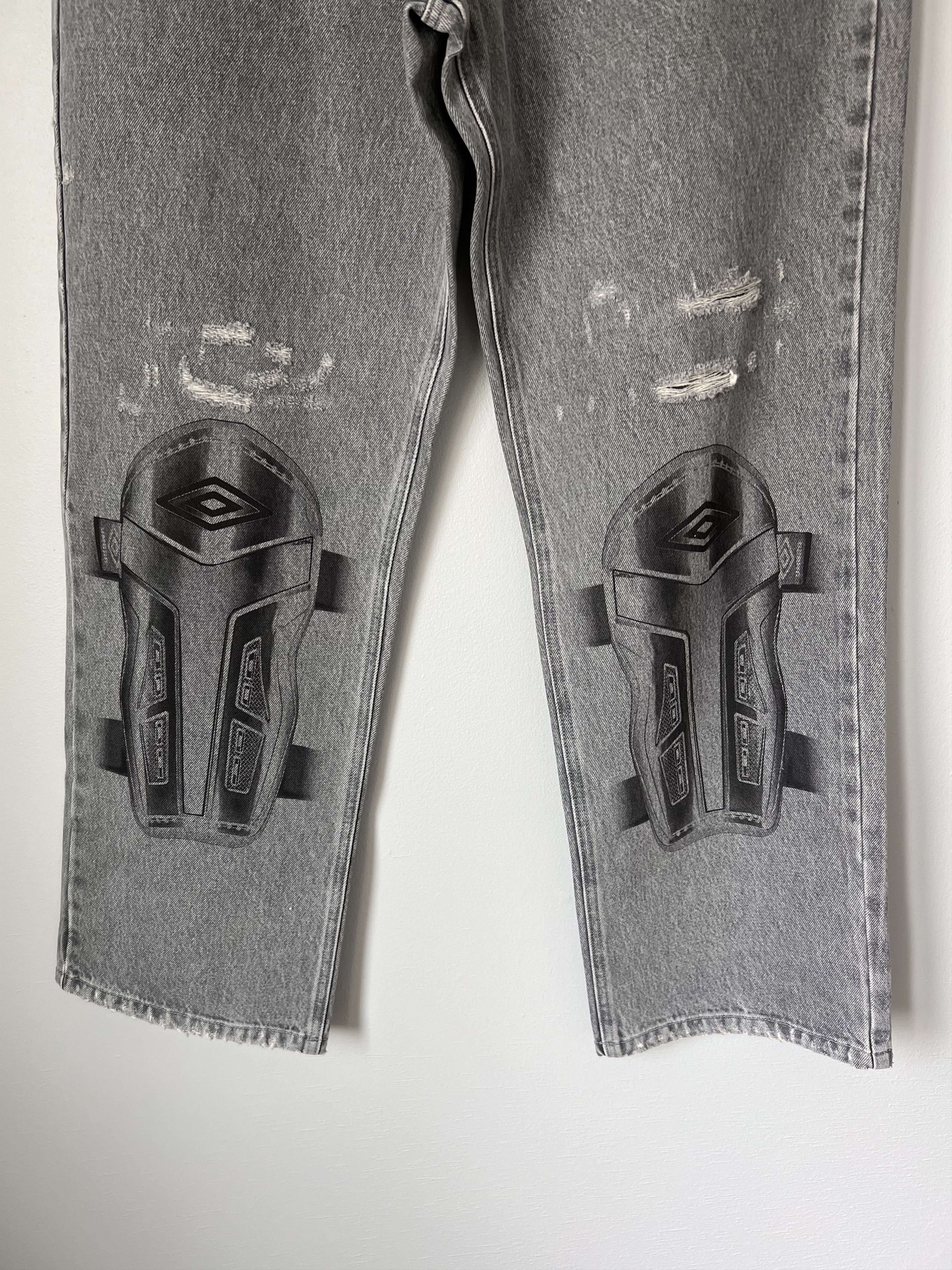 Slam Jam × Umbro Umbro Slam Jam Penalty Culture Lasered Logo Jeans in Grey Size US 34 / EU 50 - 3 Thumbnail