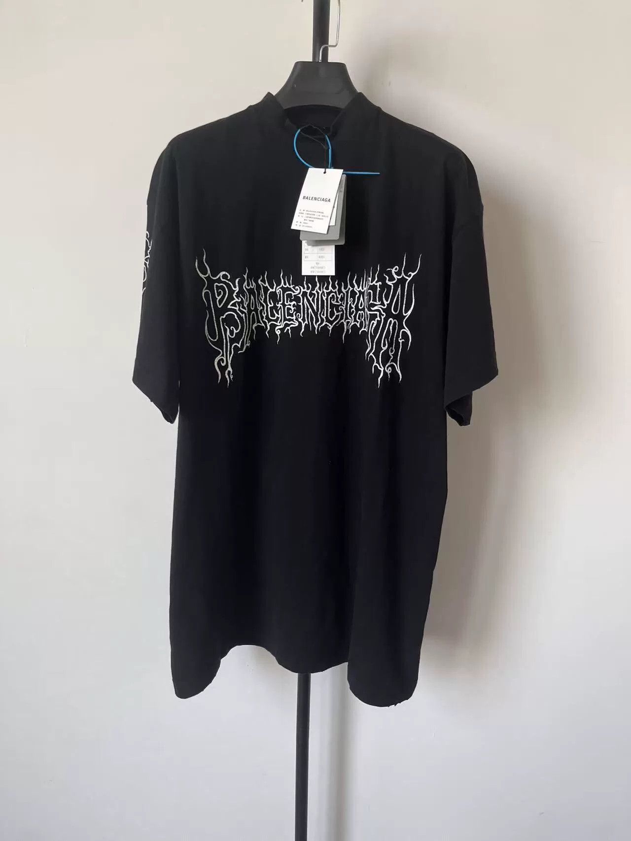 Balenciaga Balenciaga Letter Print Oversized Unisex T-Shirt Size US S / EU 44-46 / 1 - 1 Thumbnail