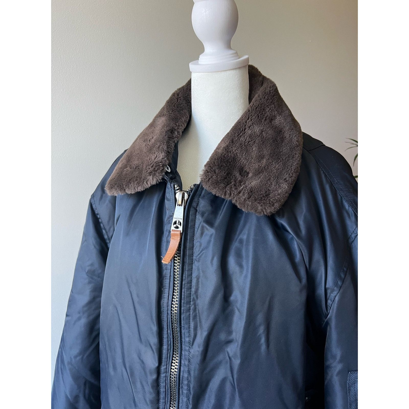 Vintage TOP GUN® B-15 MEN'S HEAVY DUTY FLIGHT BOMBER JACKET XL Size US XL / EU 56 / 4 - 11 Thumbnail