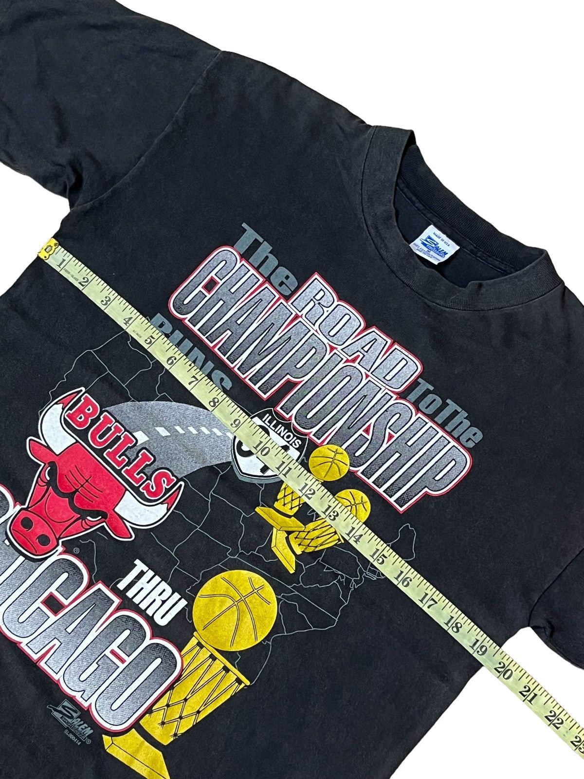 NBA VINTAGE 90s CHICAGO BULLS ROAD CHAMPIONSHIP T SHIRT Size US M / EU 48-50 / 2 - 10 Thumbnail