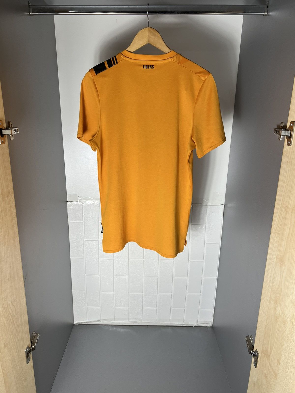 Umbro VINTAGE UMBRO FC HULL CITY ENGLAND SOCCER JERSEY RETRO Y2K Size US S / EU 44-46 / 1 - 11 Thumbnail