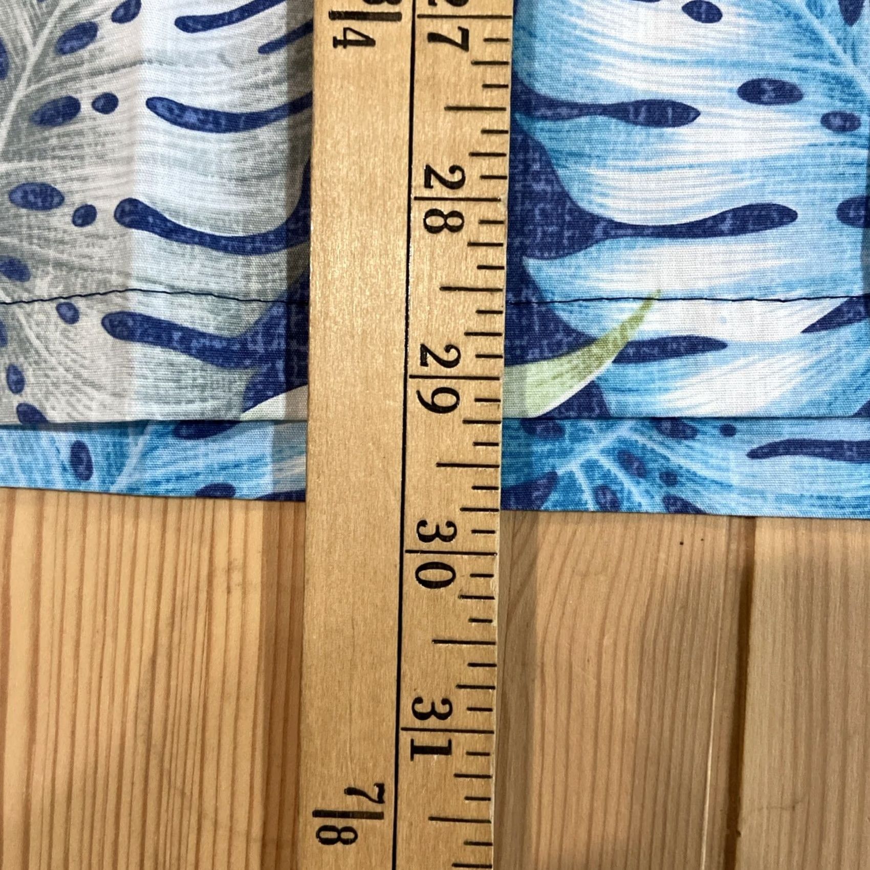 Hilo Hattie Hilo Hattie x Trader Joes Collab Hawaiian Camp Shirt M Blue Monstera Pattern Men Short Sleeve Button-Up Hawaiian 90s? Size US M / EU 48-50 / 2 - 4 Thumbnail