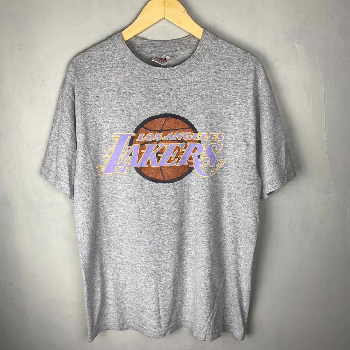 NBA × Vintage Vintage Los Angeles Lakers NBA T Shirt Size US M / EU 48-50 / 2 - 2 Thumbnail