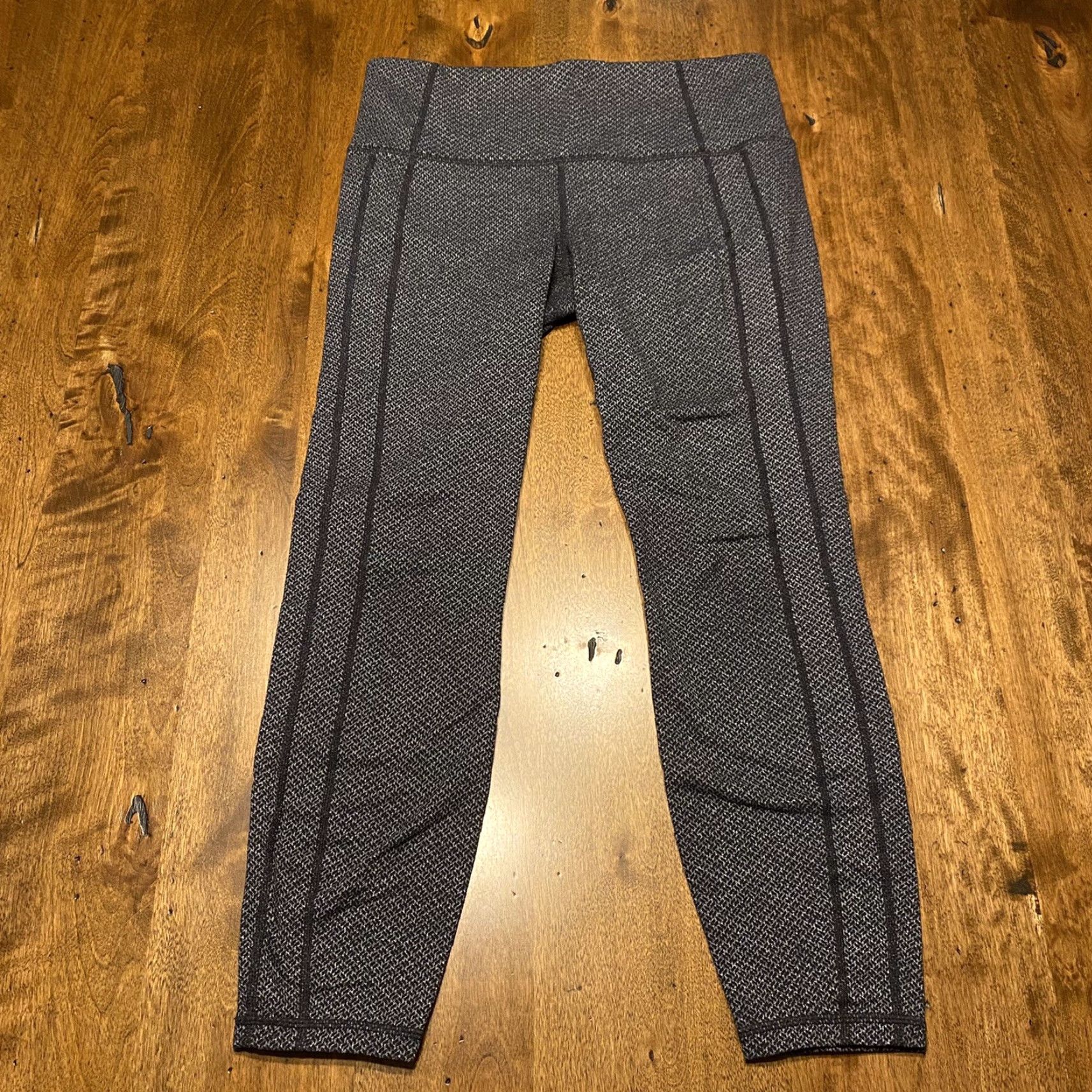 Athleta Athleta Leggings Womens M Gray Black High Waist Cropped Criss Cross Power Up Cross Outdoor Sport Size 32" / US 10 / IT 46 - 2 Thumbnail