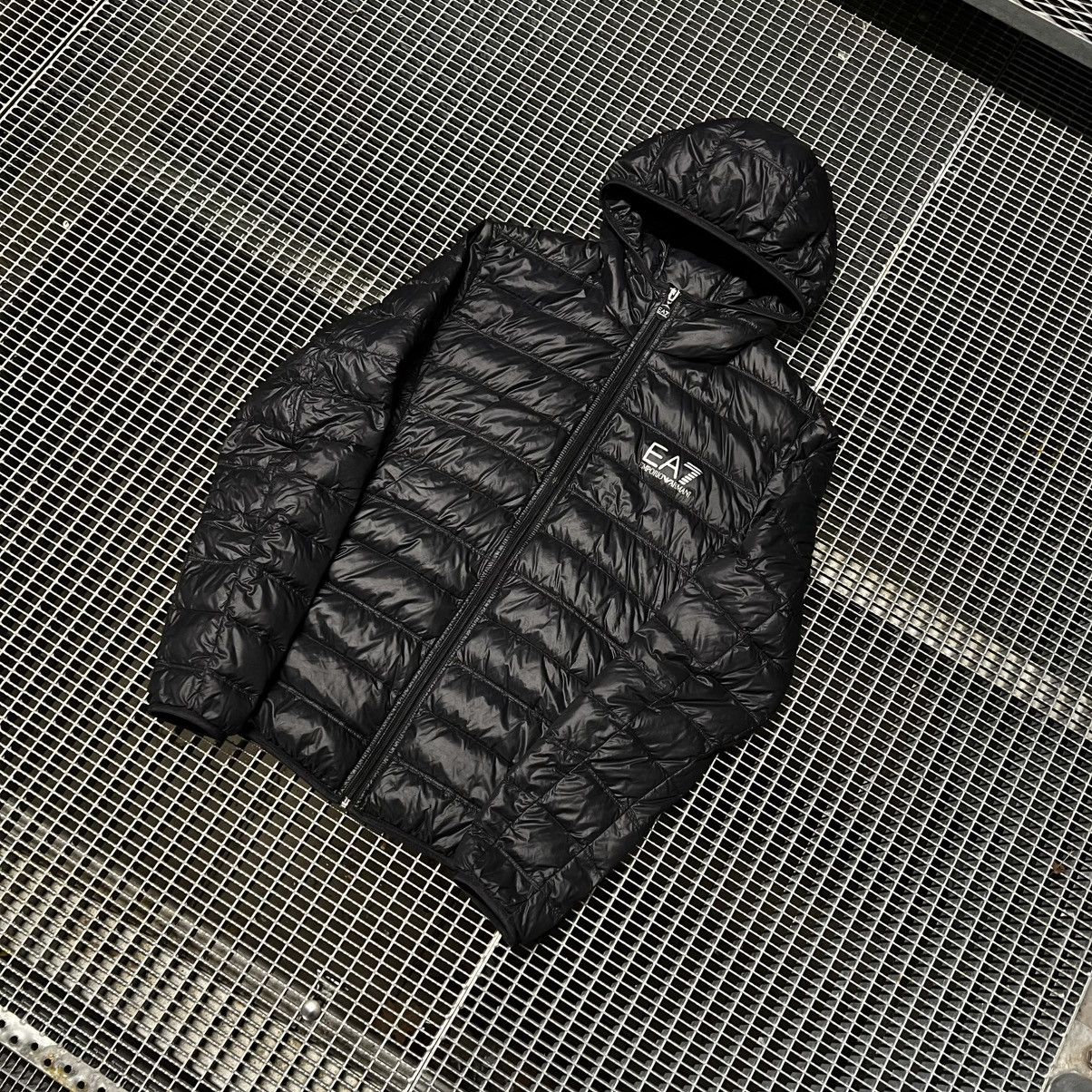 Emporio Armani Micro Down Jacket Emporio Armani Luxury Streatwear Drill Size US L / EU 52-54 / 3 - 1 Thumbnail