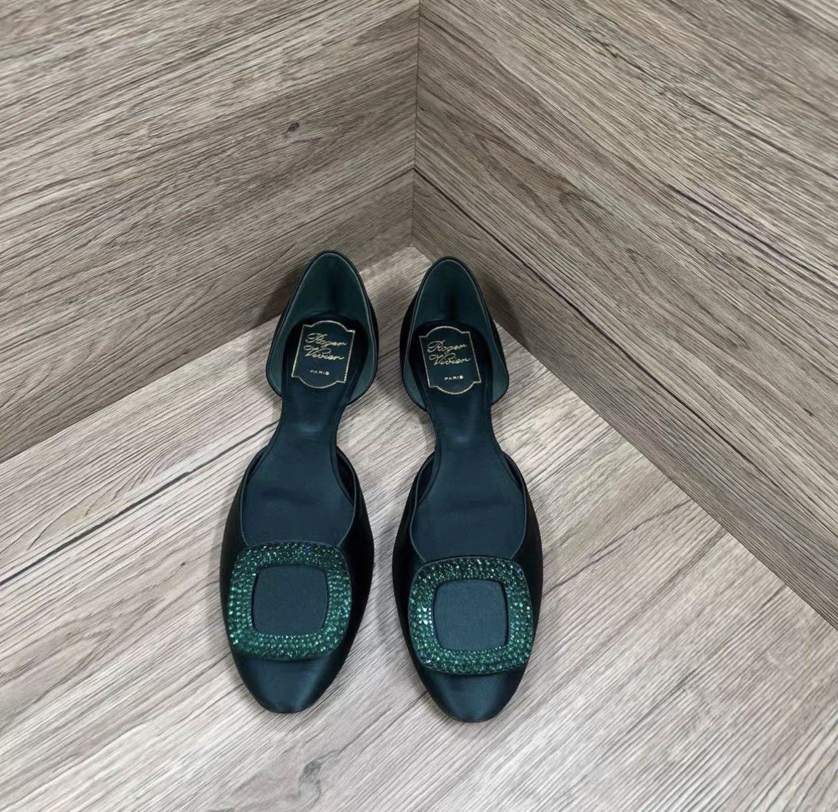 Roger Vivier Roger Vivier Green Satin Square Diamond Flats J41 Size US 8.5 / IT 38.5 - 2 Thumbnail
