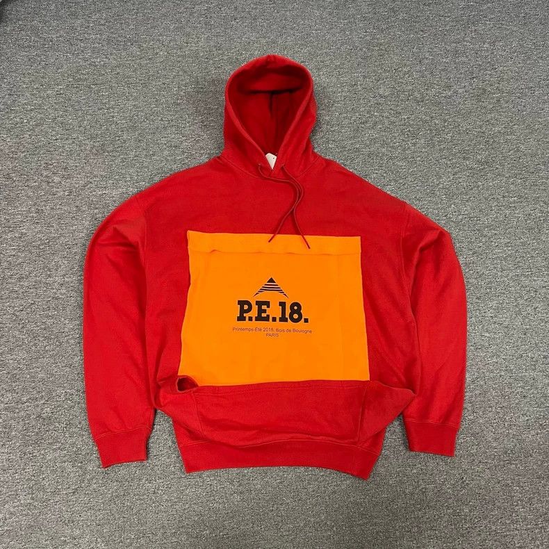 Balenciaga Balenciaga Patch hooded sweatshirt 2502-Nextarrow Size US L / EU 52-54 / 3 - 1 Thumbnail