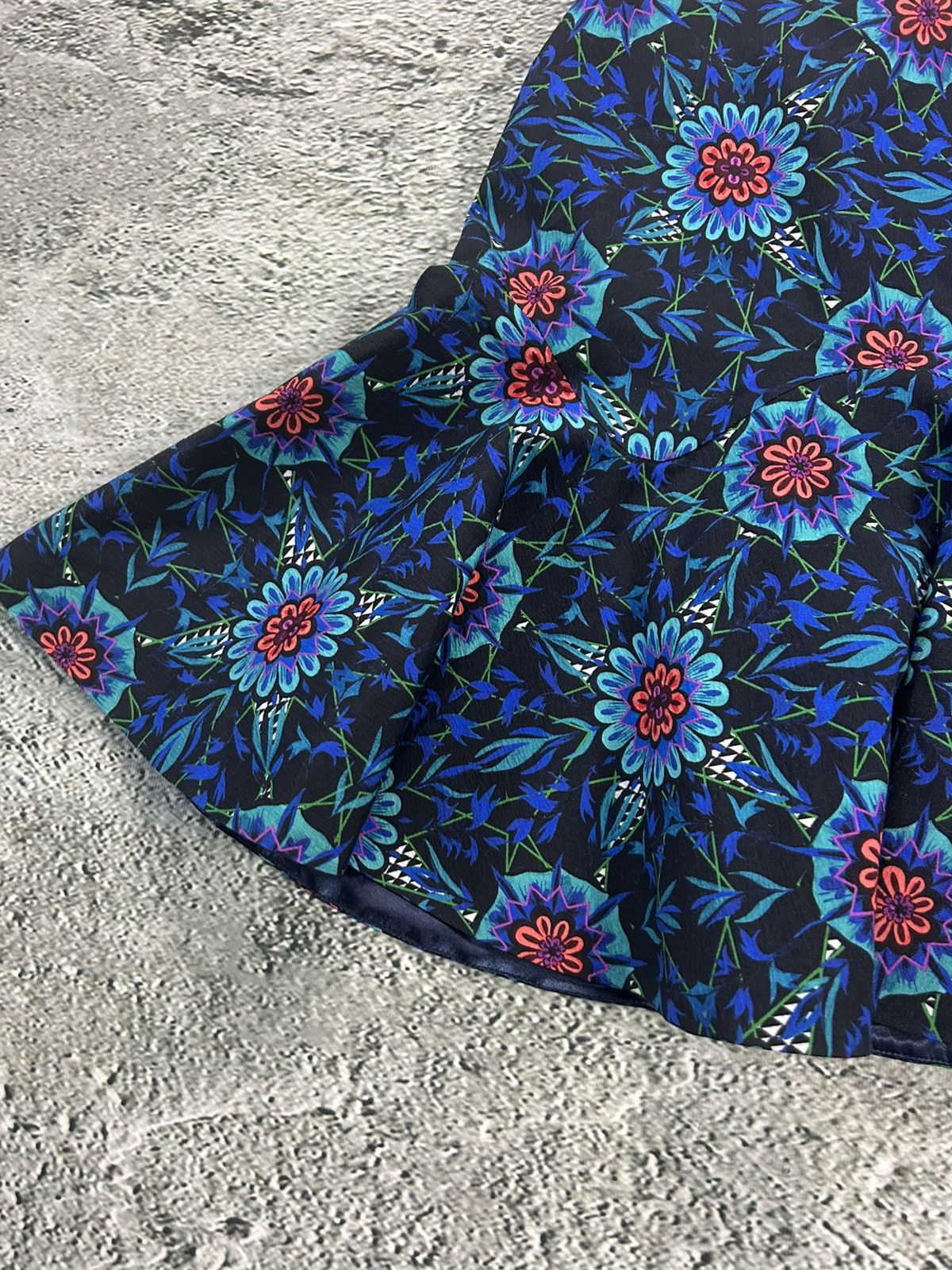 Matthew Williamson Matthew Williams skirt floral Size 27" / US 4 / IT 40 - 3 Thumbnail