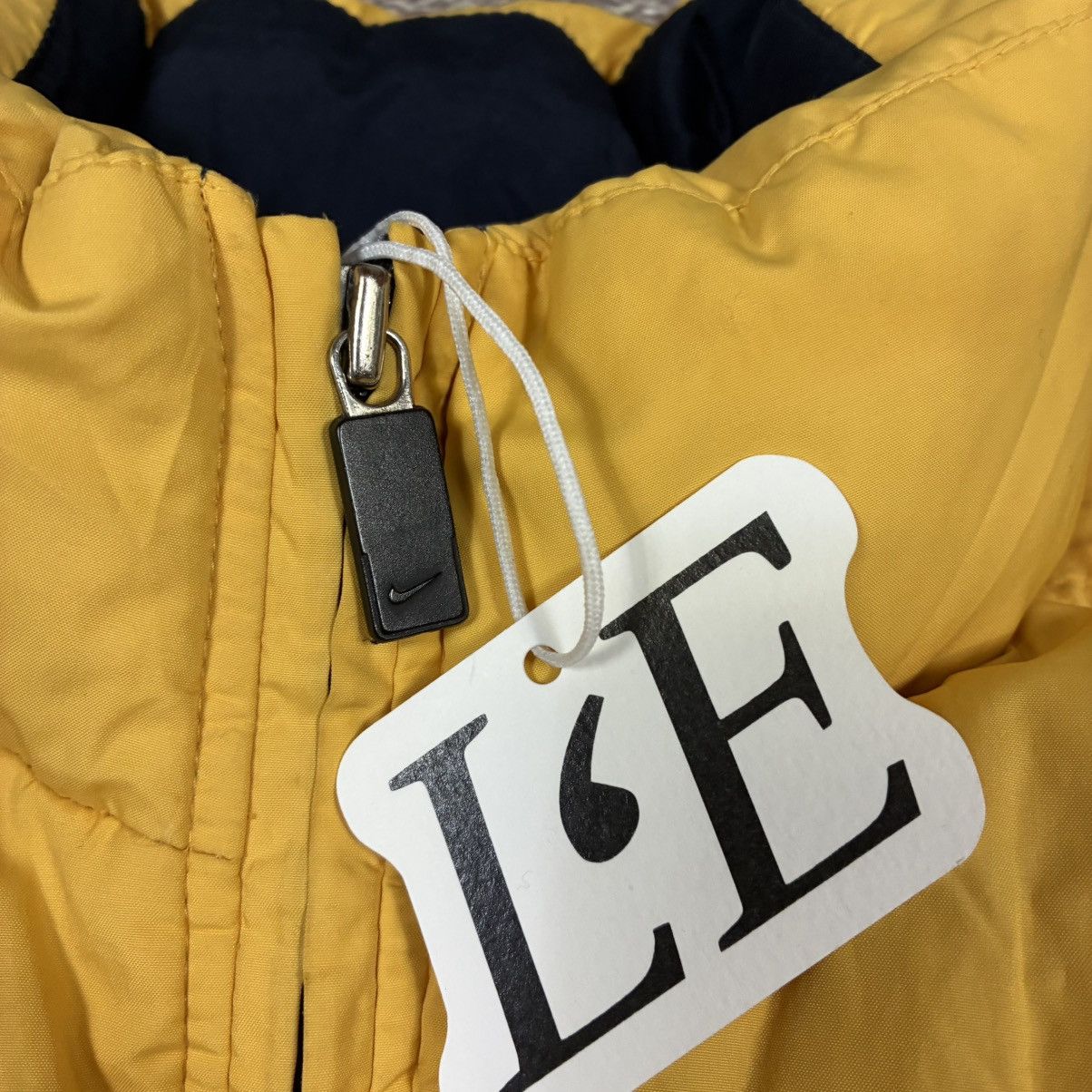 Nike Nike Vintage Goose Down Centre Logo Puffer Jacket Size M Size US M / EU 48-50 / 2 - 8 Thumbnail