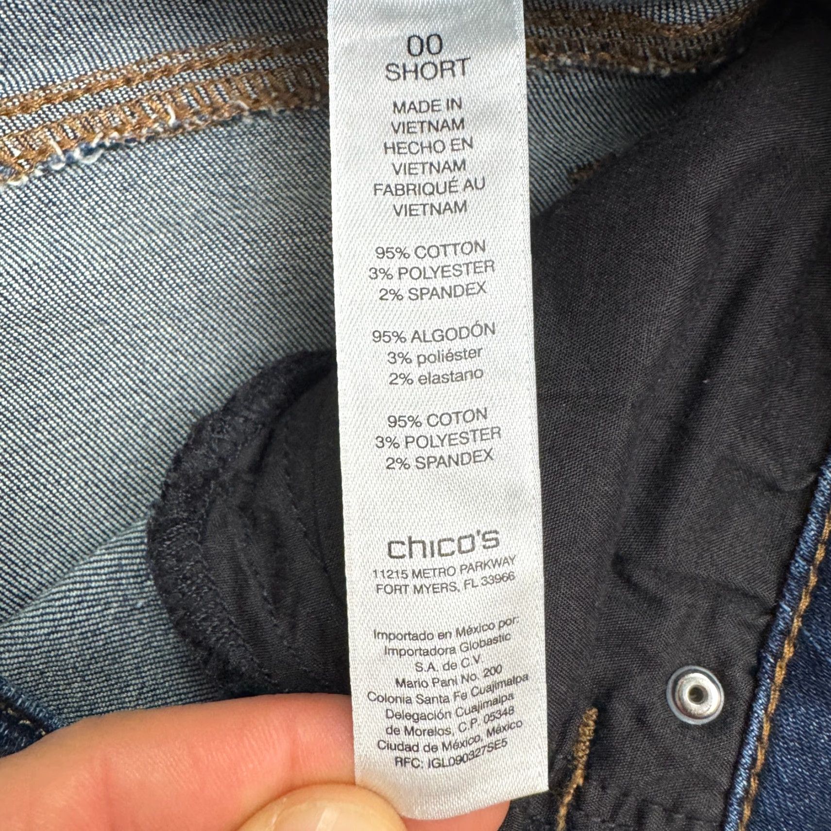 Vintage Chico's The Platinum Barely Boot Capri Crop Denim Jeans Womens 00S Blue Slim Modern Casual City Streetwear * Size 27" / US 4 / IT 40 - 7 Thumbnail