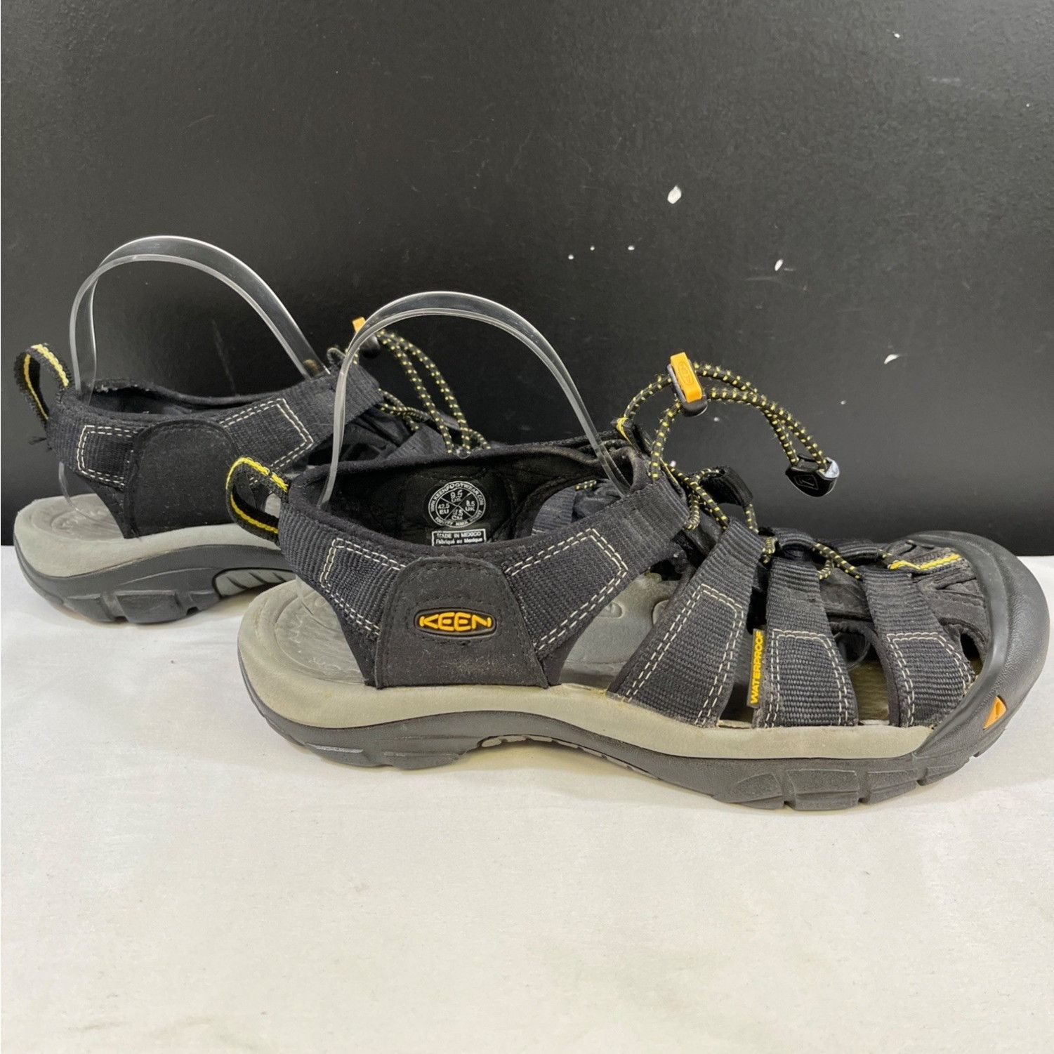 KEEN Keen Newport Mens Black Outdoor Hiking Sandals Size 9.5 SKU Size US 9.5 / EU 42-43 - 2 Thumbnail