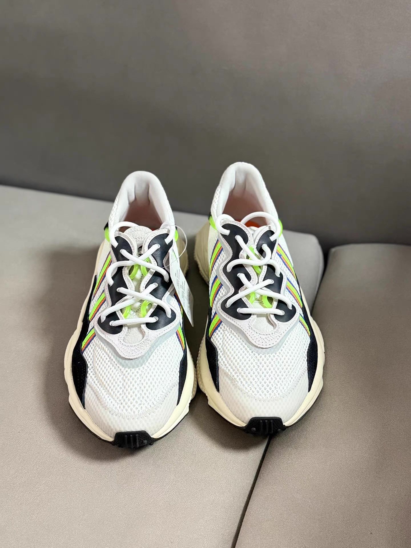 Adidas Adidas Originals Ozweego men's casual sneakers Ｑ20 Size US 7.5 / EU 40-41 - 3 Thumbnail