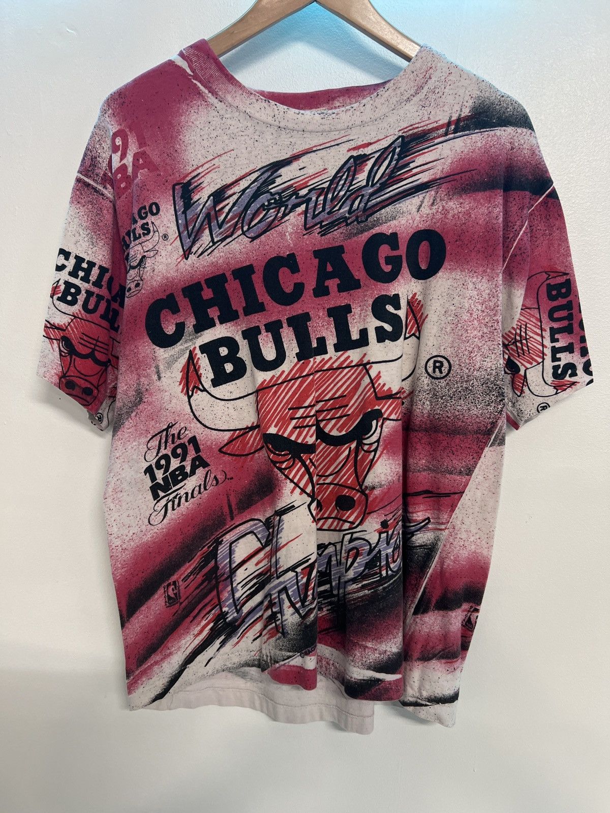 image of Vintage Chicago Bulls Tee in Red, Men's (Size Large)