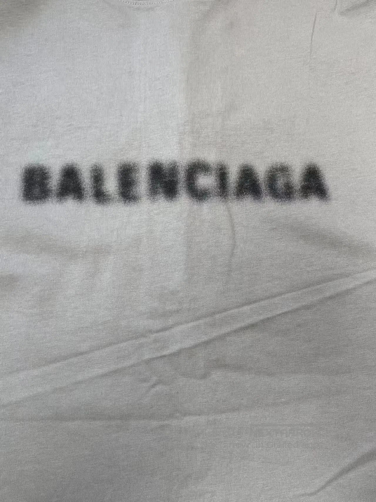 Balenciaga Balenciaga Solid Letter Print Distressed Crew Neck T-Shirt. Size XXS / US 00 / IT 34 - 3 Thumbnail