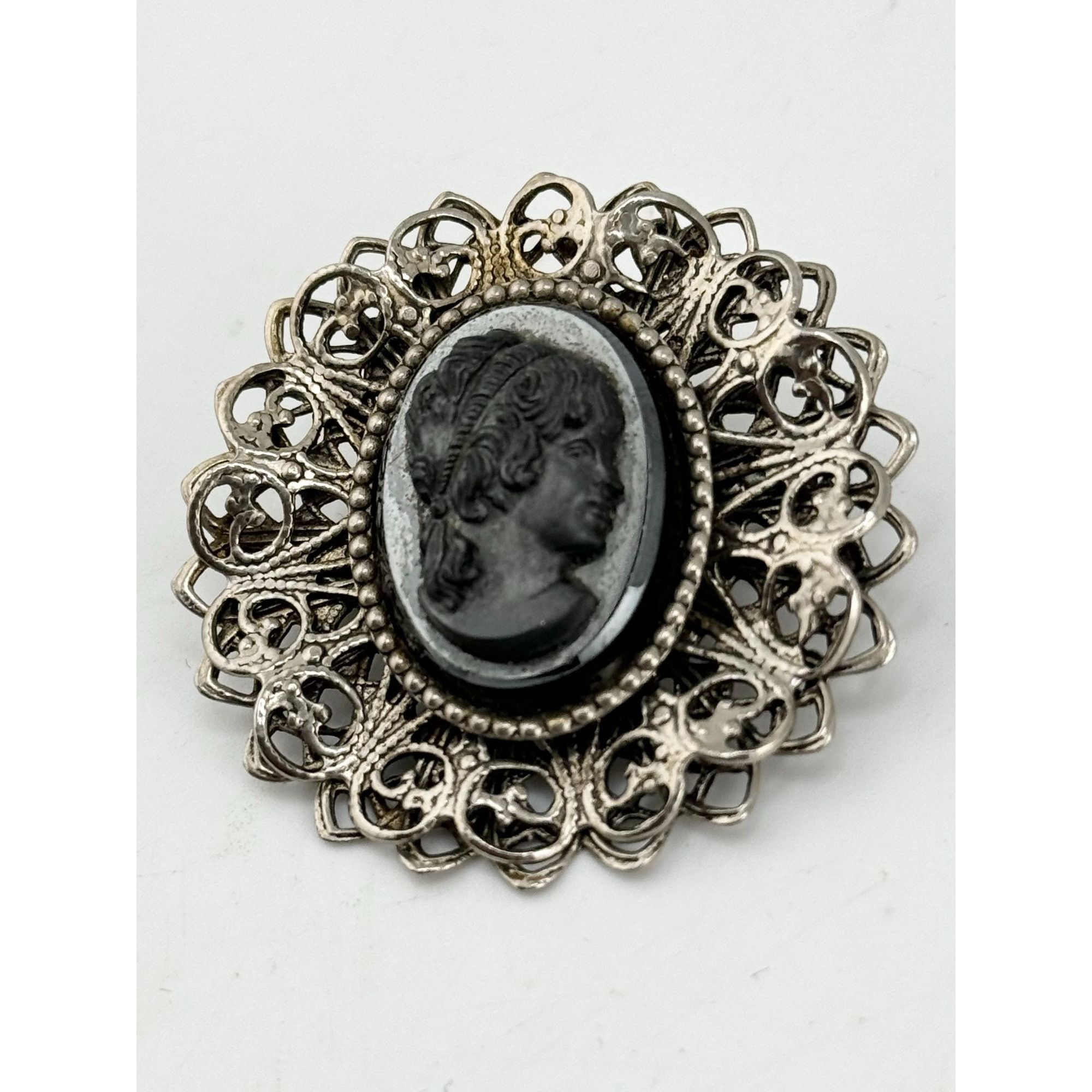 Vintage Vintage black glass cameo filigree brooch pin Size ONE SIZE - 1 Thumbnail