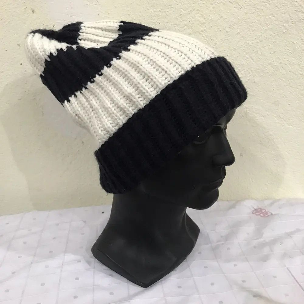 Japanese Brand × Uniqlo Uniqlo Stripe Jail Beanie Hat Size ONE SIZE - 2 Thumbnail