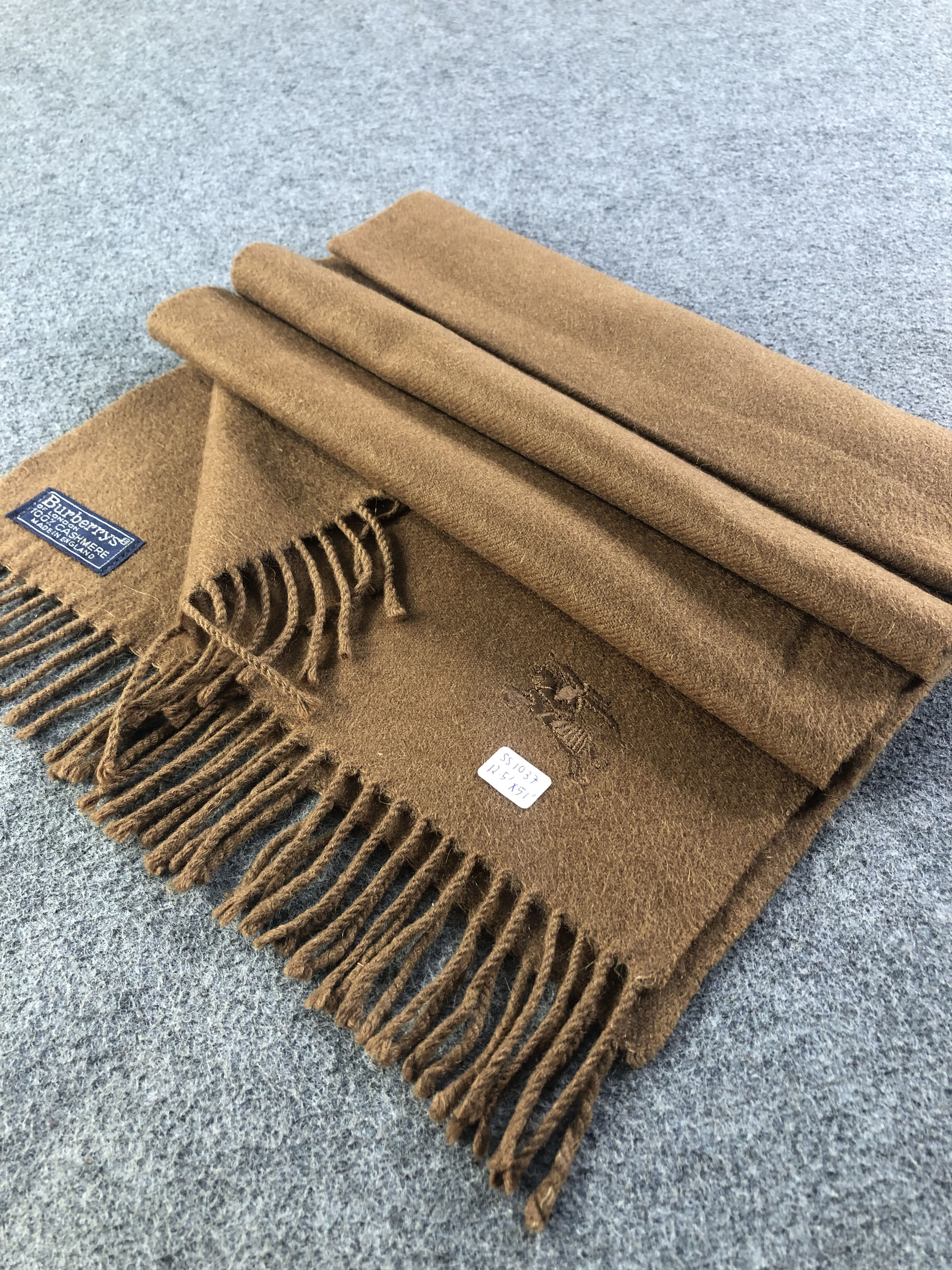 Burberry Burberry Cashmere Plain Scarf / Muffler / Neckwear Size ONE SIZE - 3 Thumbnail
