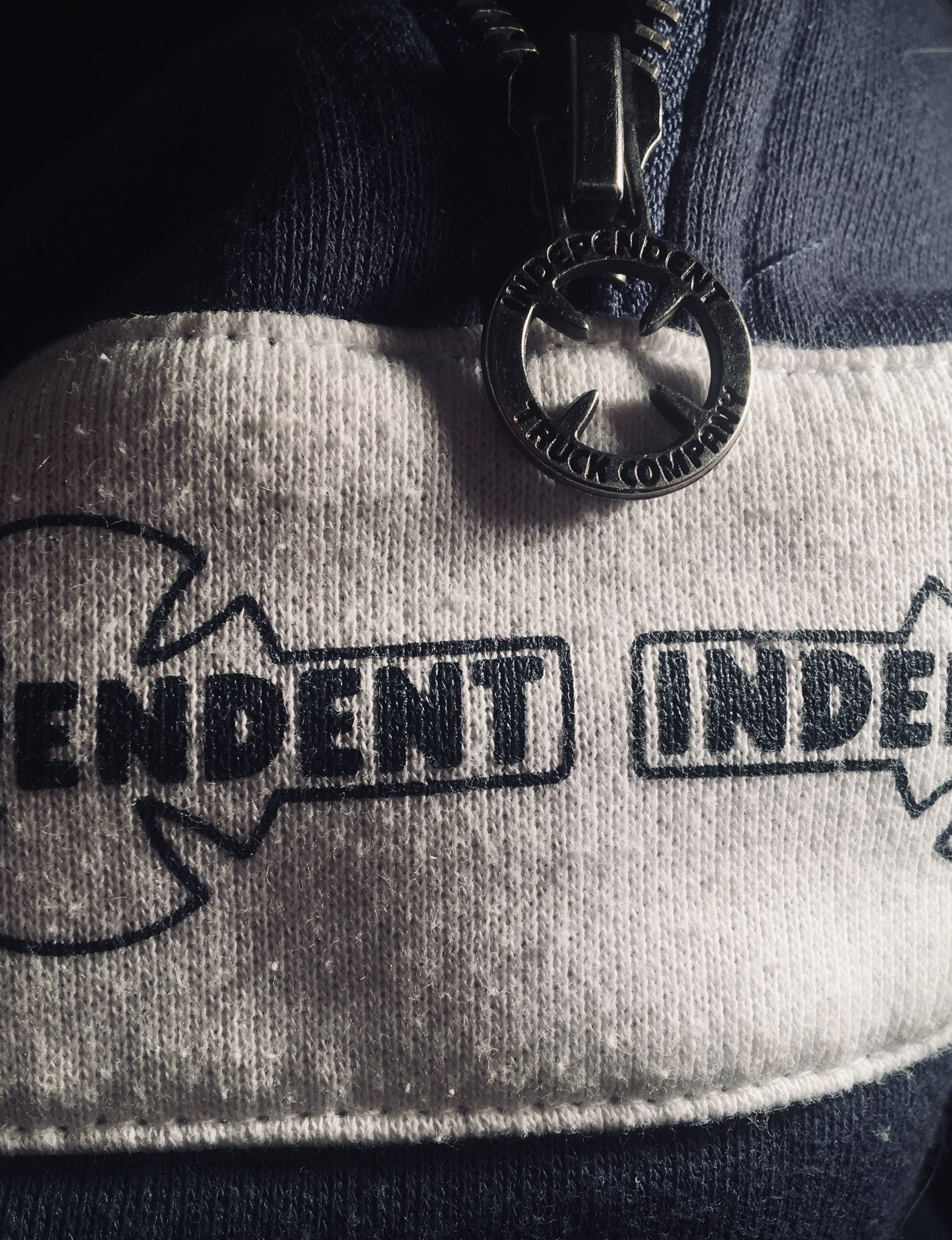 Independent Truck Company Skate Sweater Size M